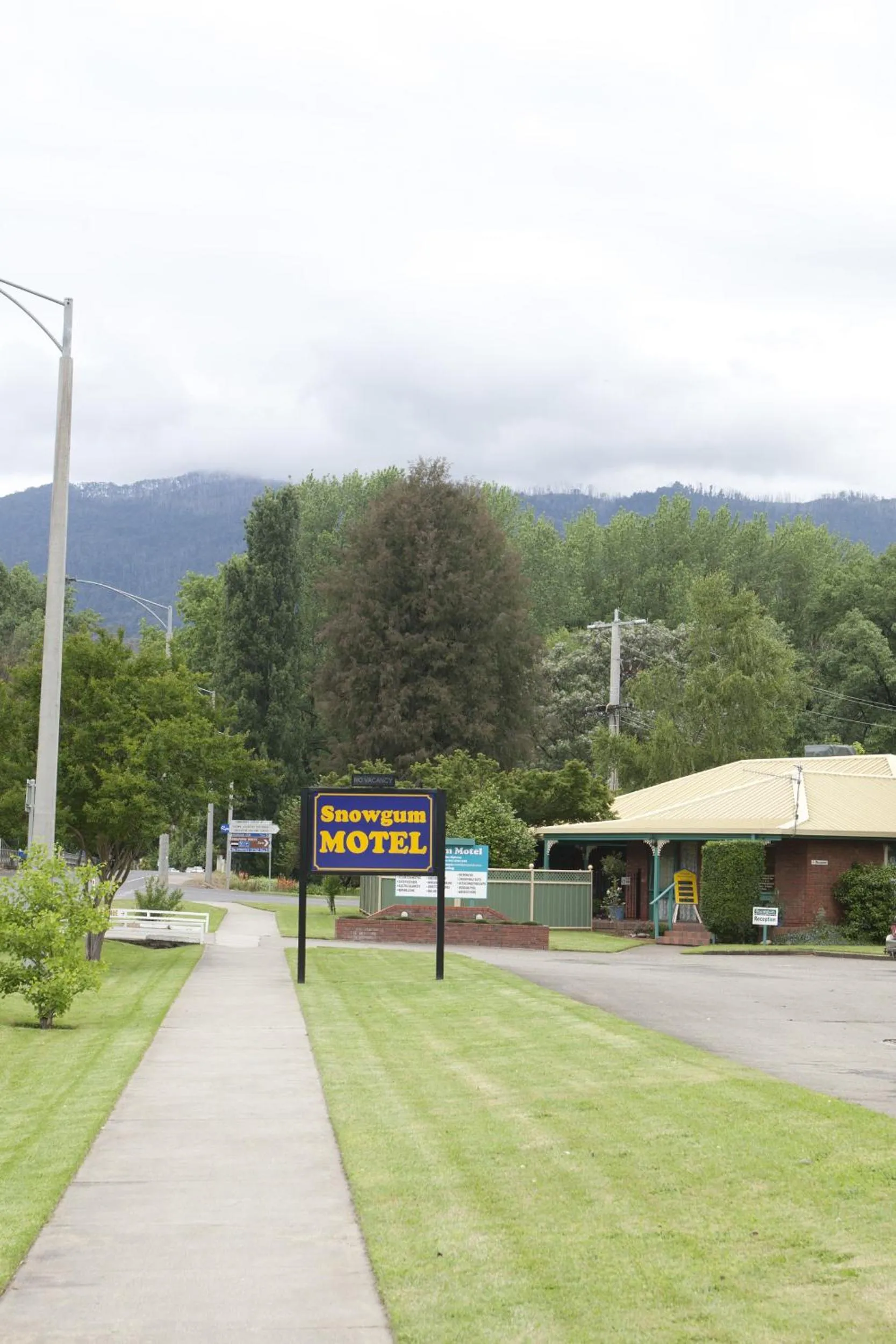 Facade/entrance in Snowgum Motel
