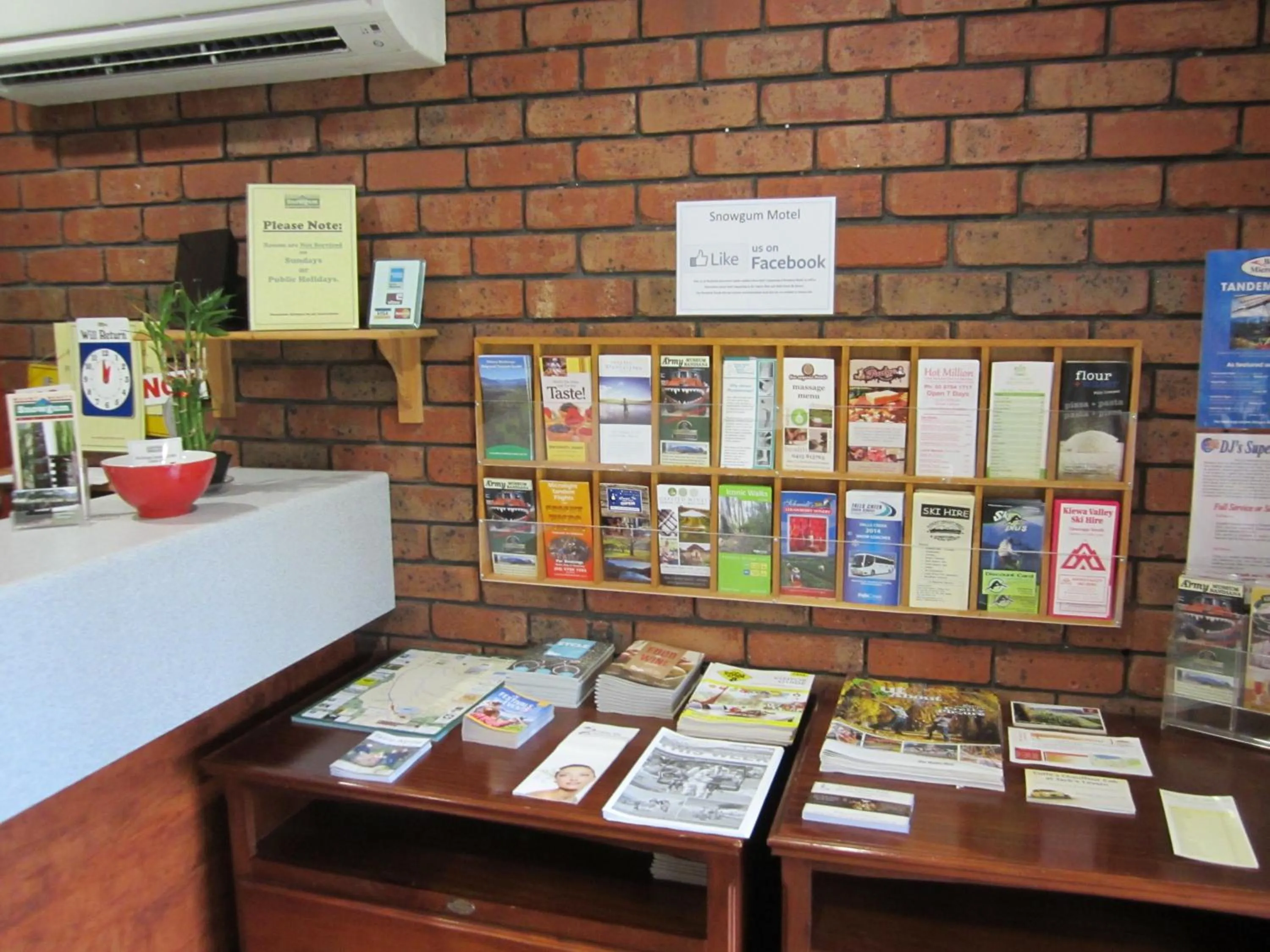Lobby or reception in Snowgum Motel