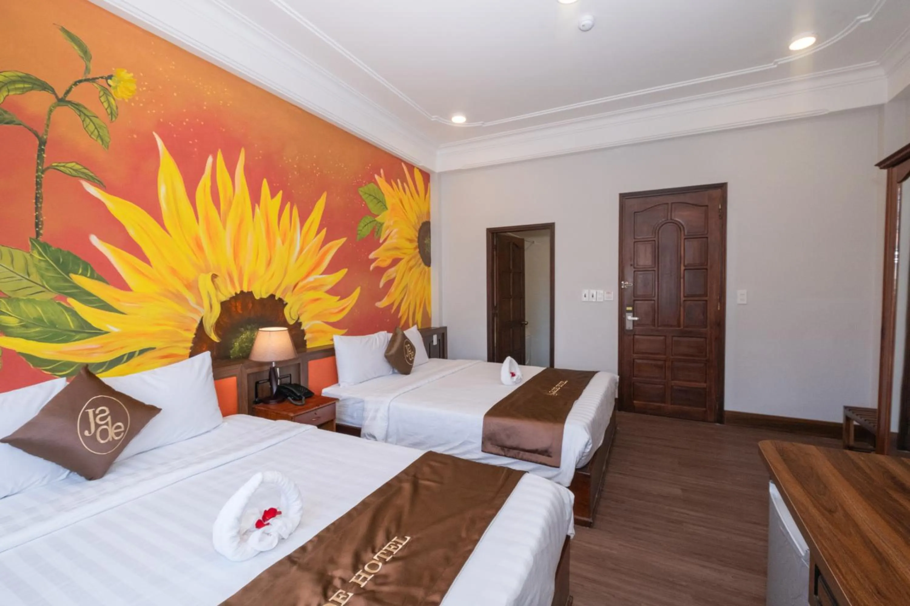 Bedroom, Bed in Jade Hotel