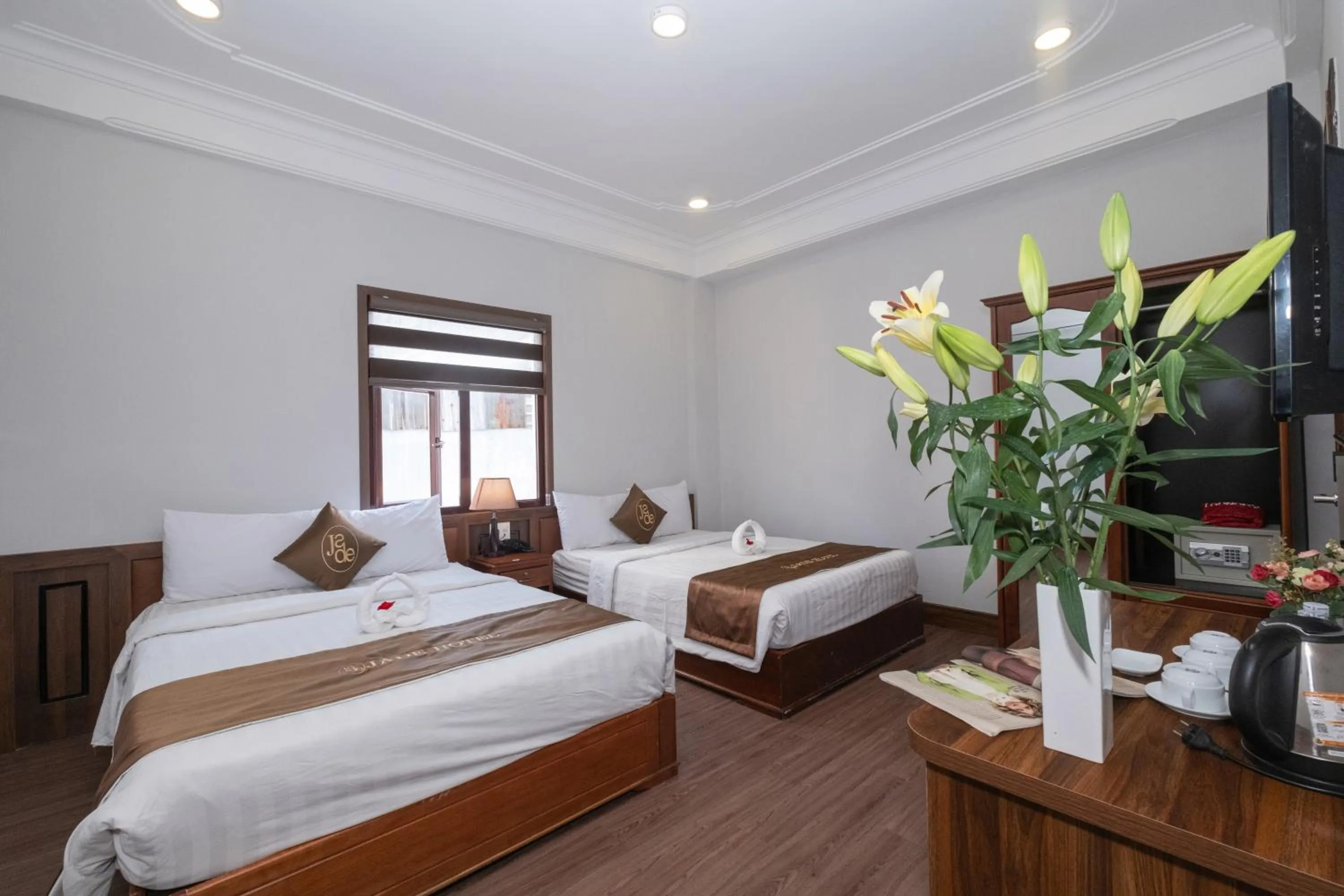 Bedroom, Bed in Jade Hotel