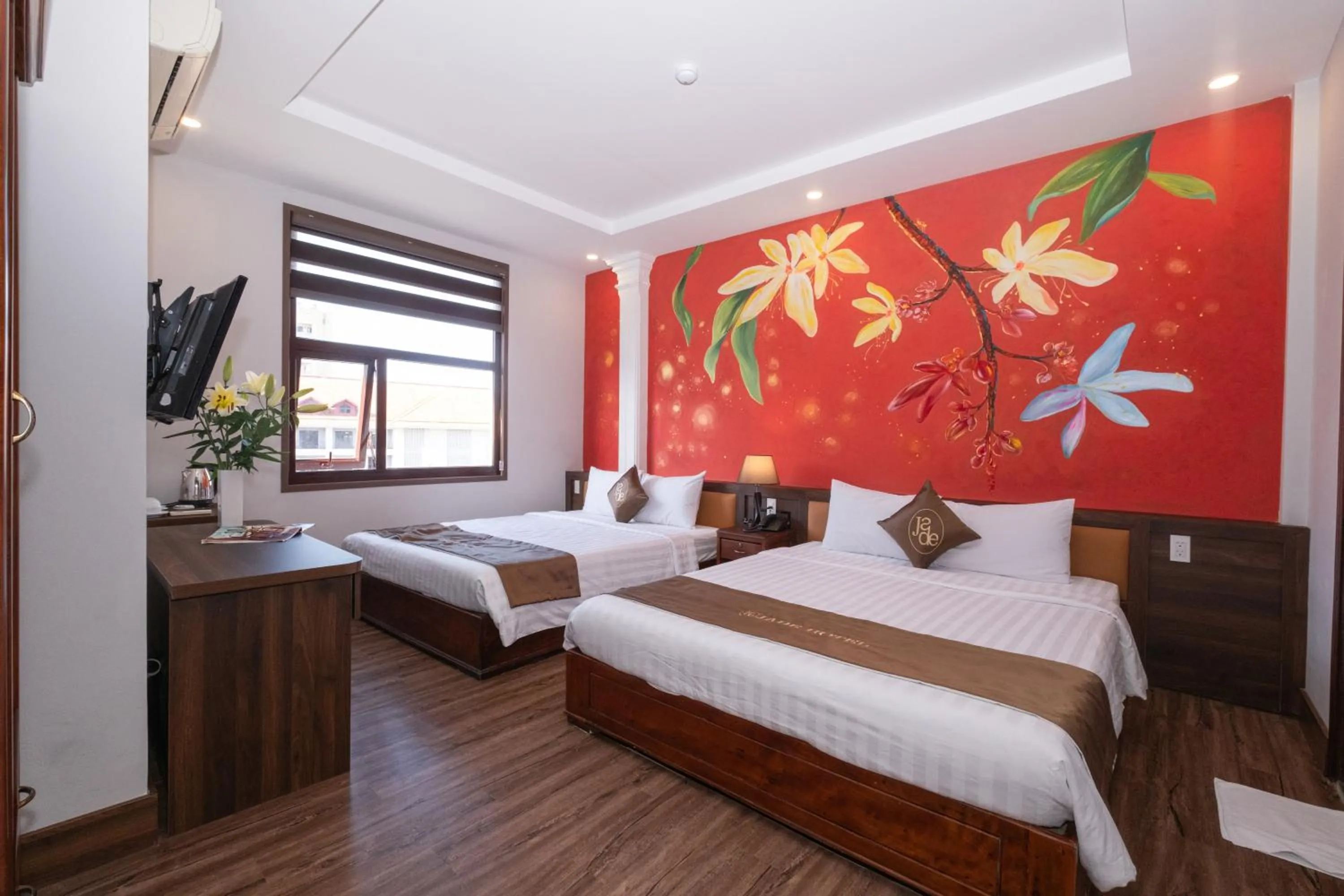 Bedroom, Bed in Jade Hotel