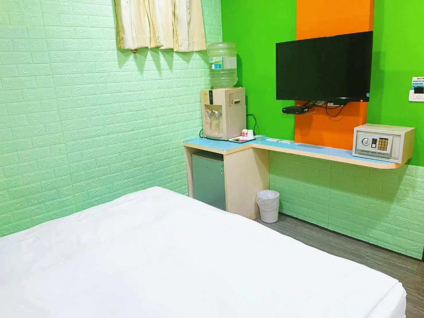 Bed in Clover house-自助式無人旅店