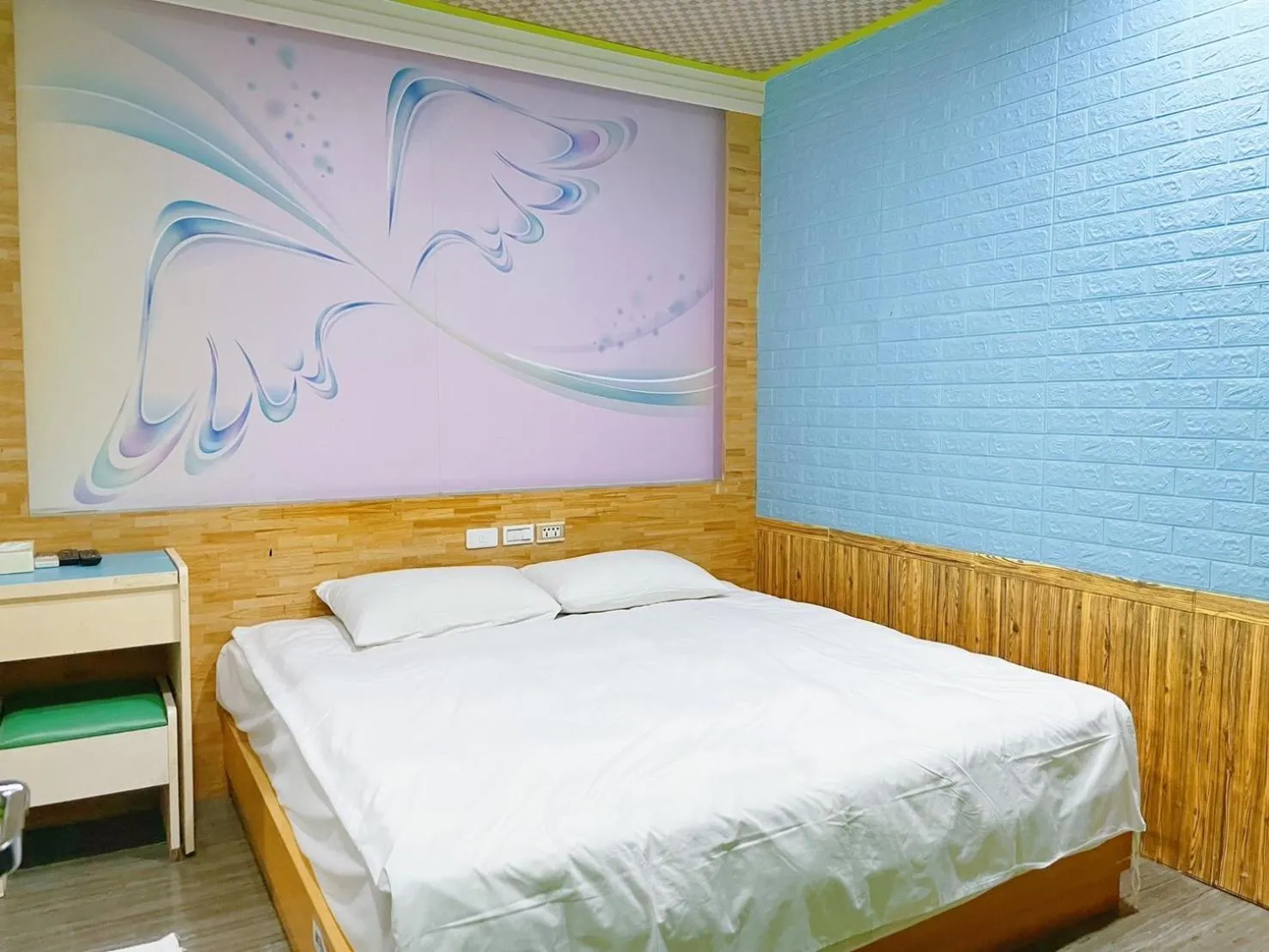 Bed in Clover house-自助式無人旅店