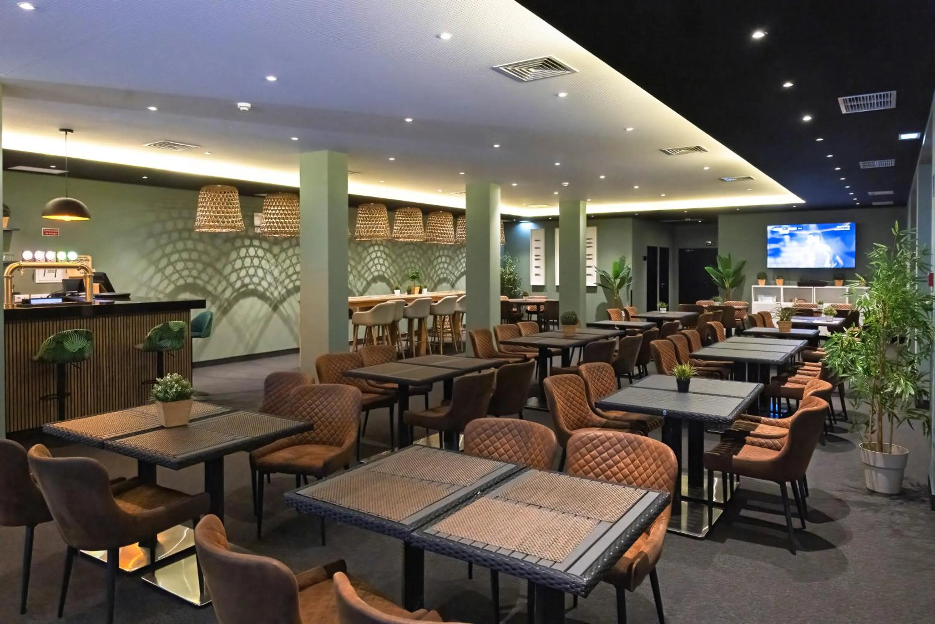 Restaurant/places to eat in Albufeira Lounge Hotel