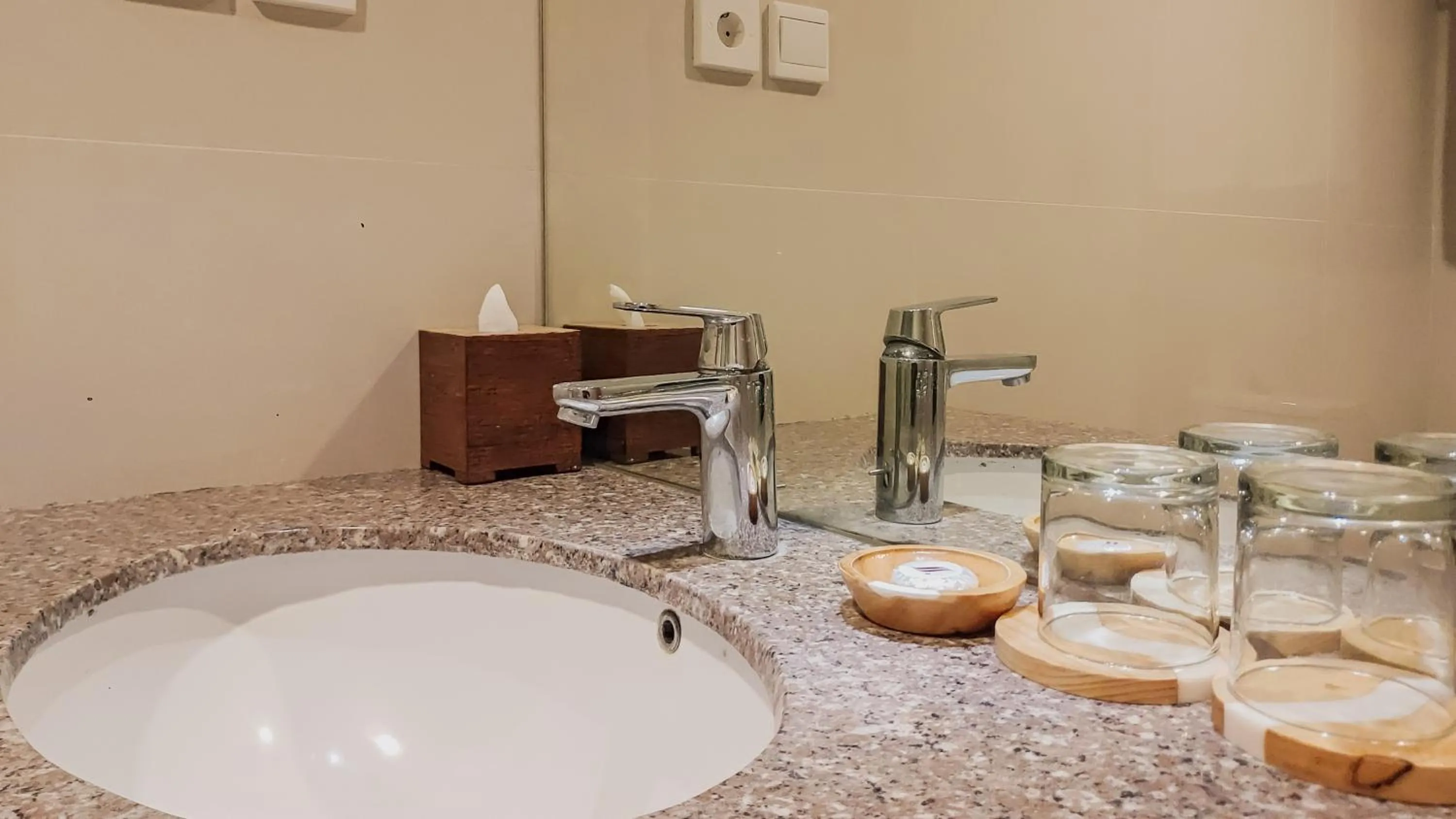 Bathroom in Seminyak Square Hotel And Villas