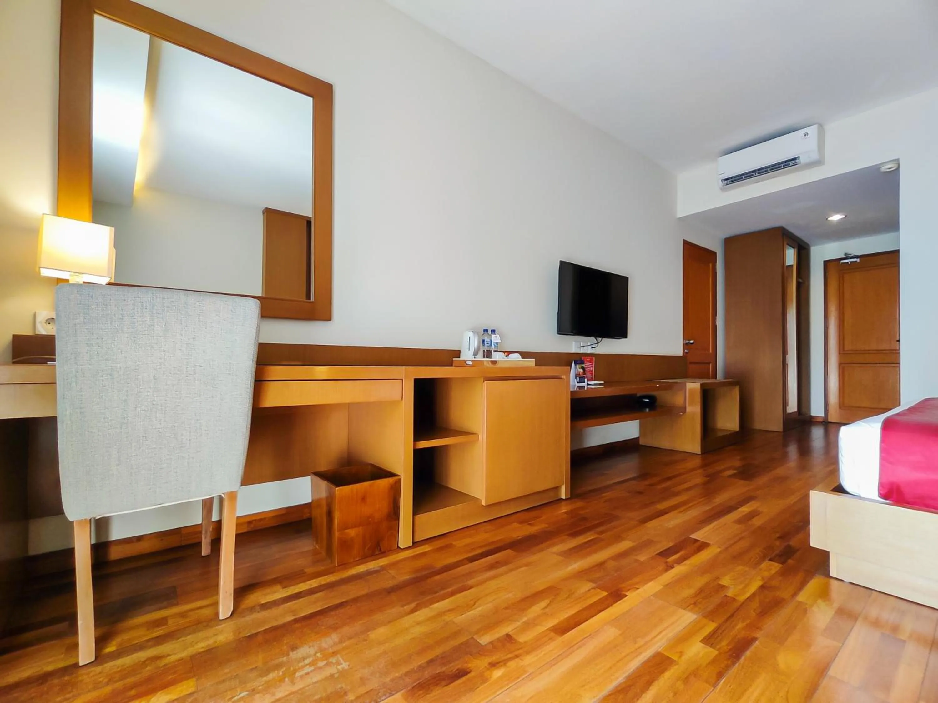 Communal lounge/ TV room, Bed in Seminyak Square Hotel And Villas