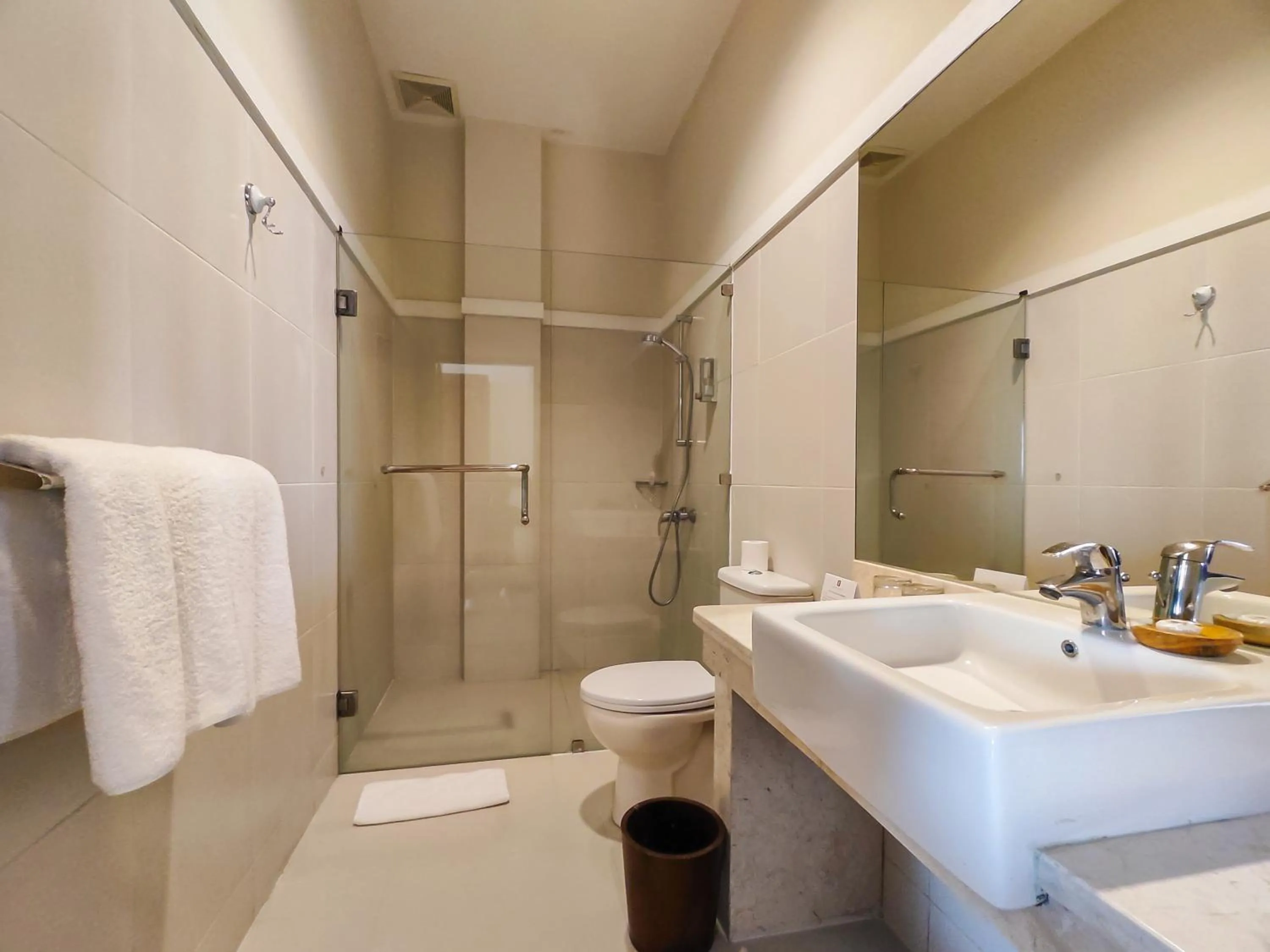 Shower in Seminyak Square Hotel And Villas