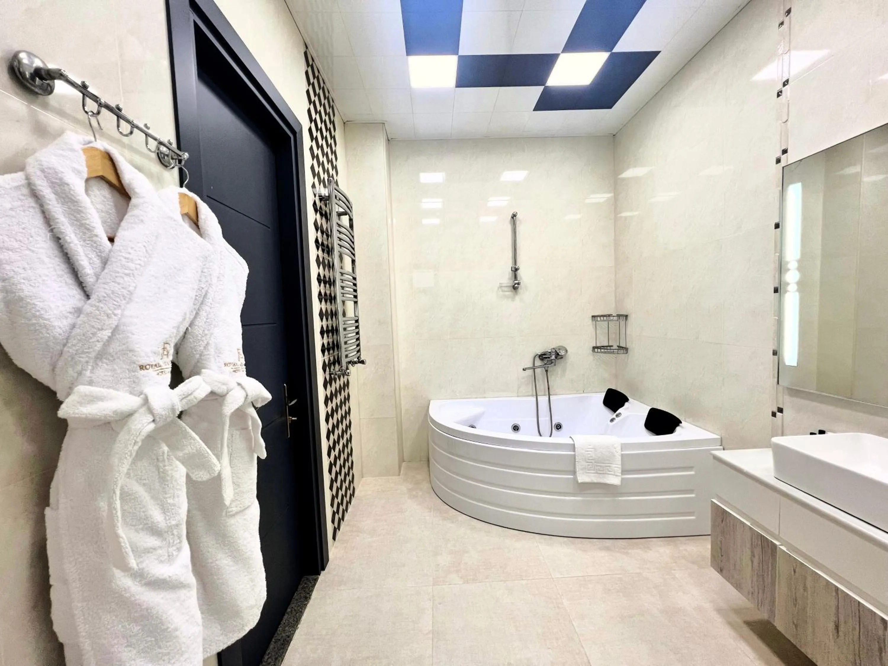 Bathroom in Royal Mansion Hotel