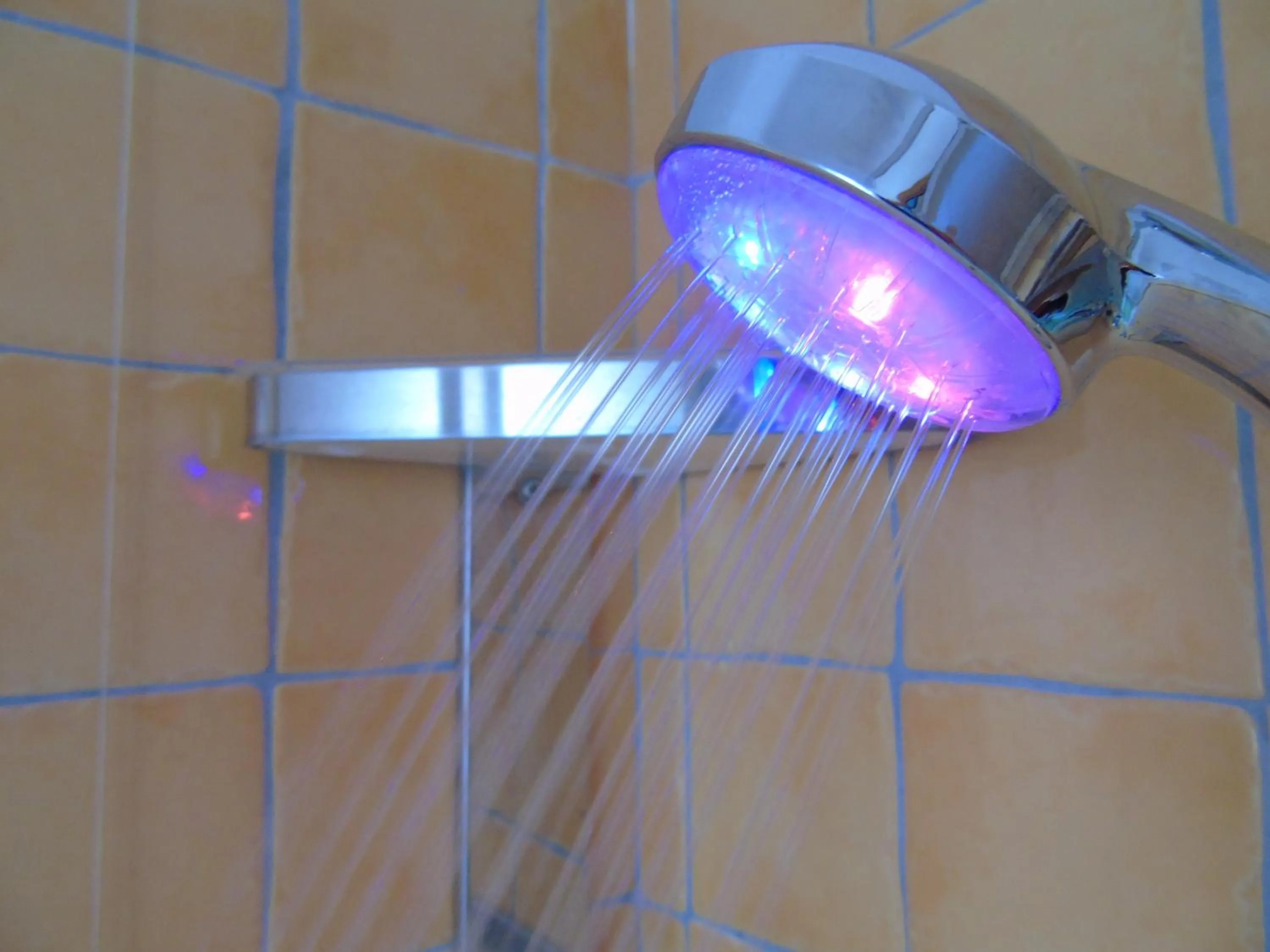 Shower in Hotel Rainbow