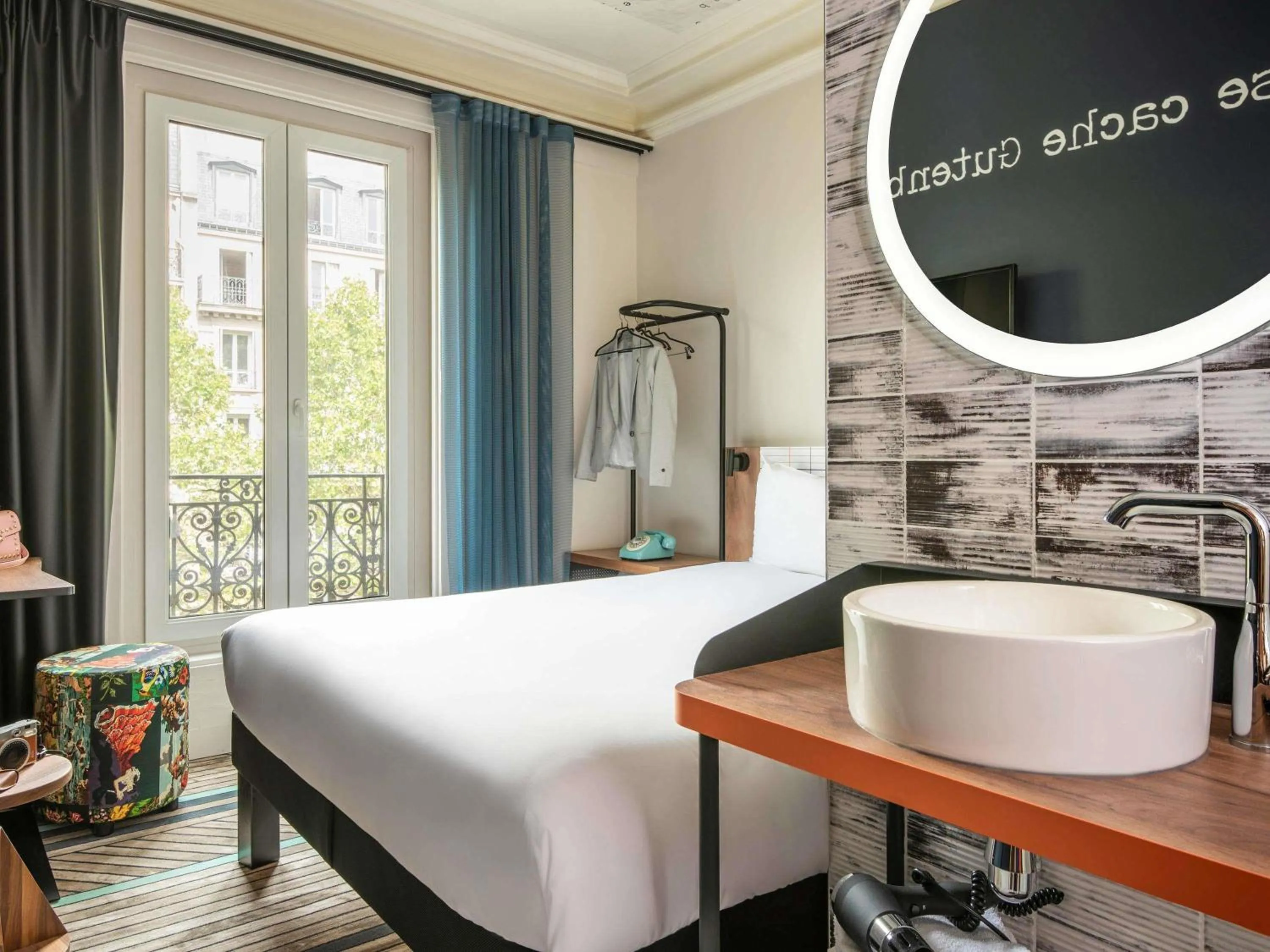 Bedroom, Bed in Ibis Styles Hotel Paris Gare de Lyon Bastille