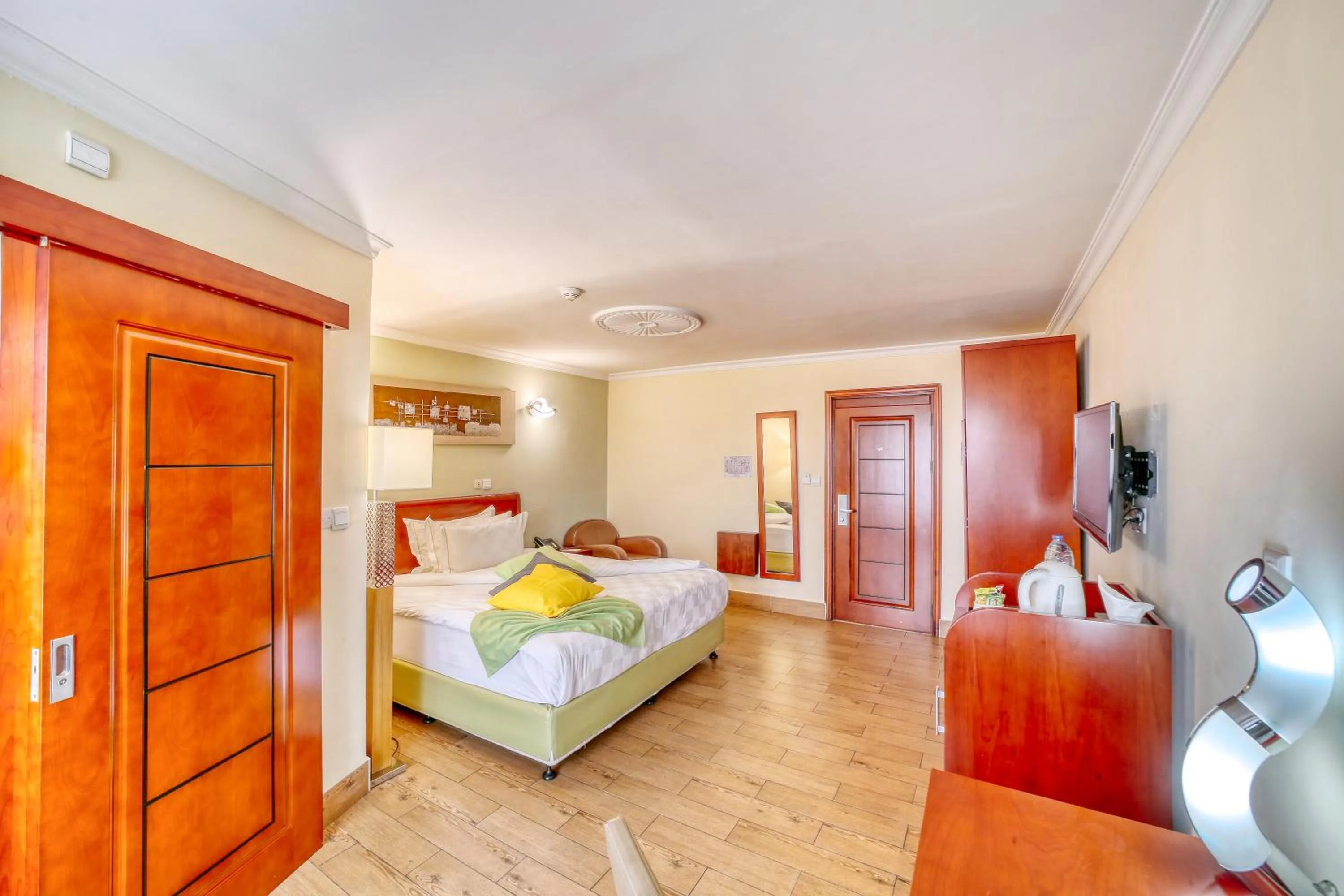 Bedroom, Bed in Hotel La Falaise Yaounde