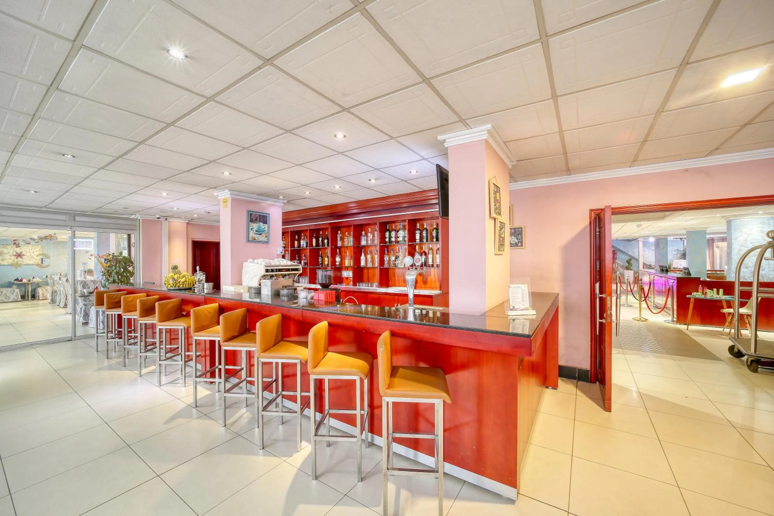 Lounge or bar in Hotel La Falaise Yaounde