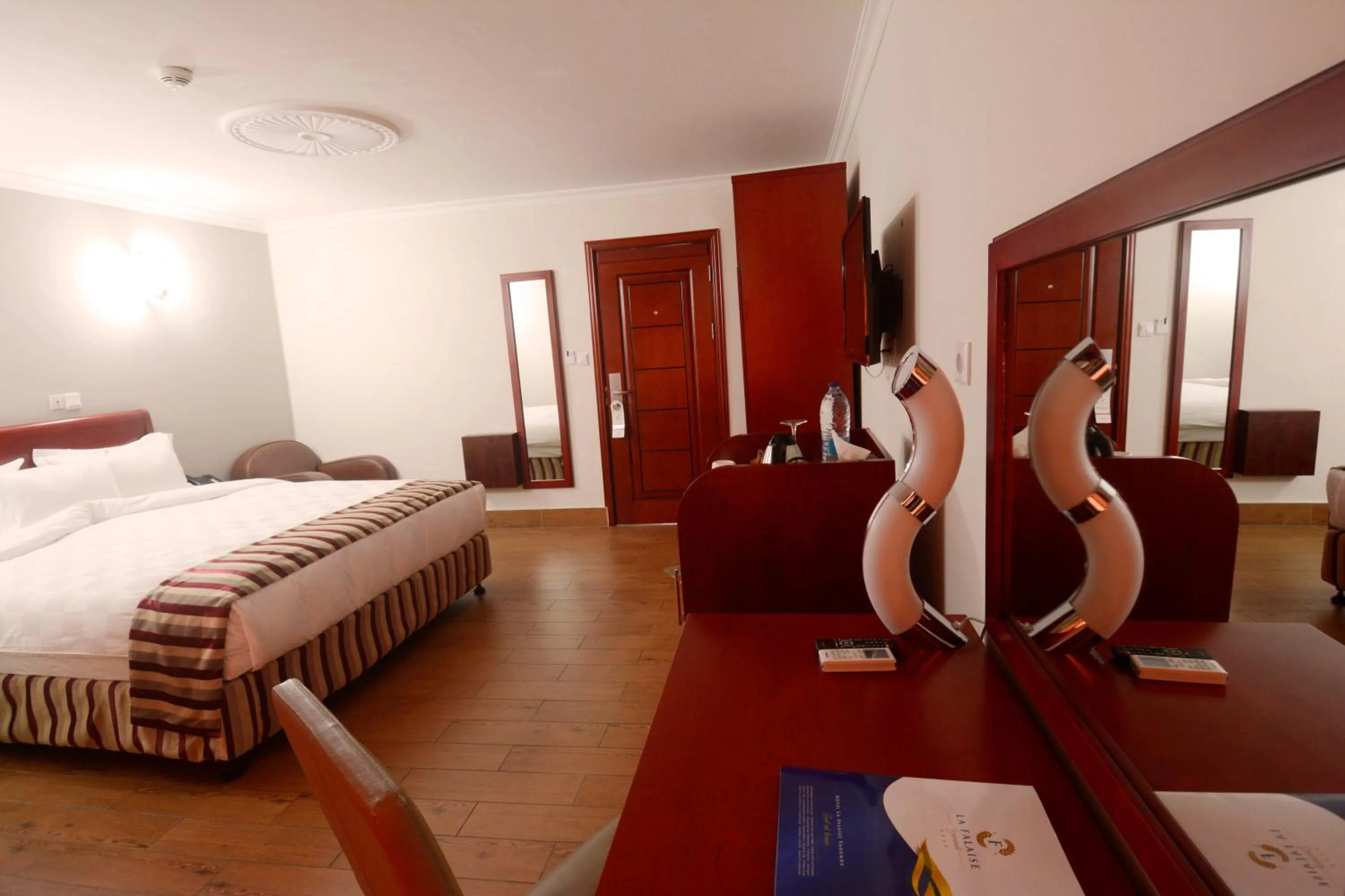 Bed in Hotel La Falaise Yaounde