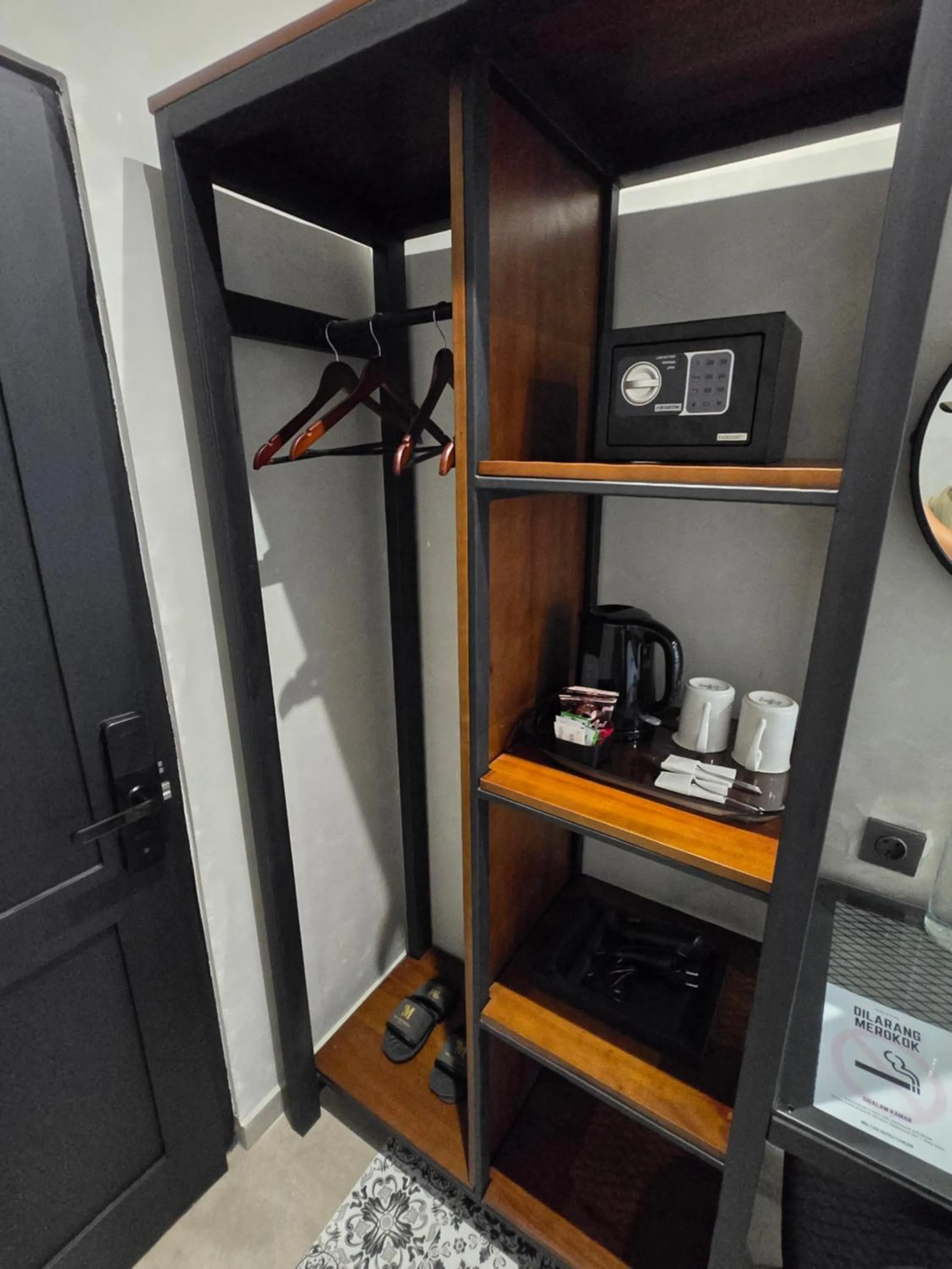 Coffee/tea facilities in Mulyadi Suites Cianjur