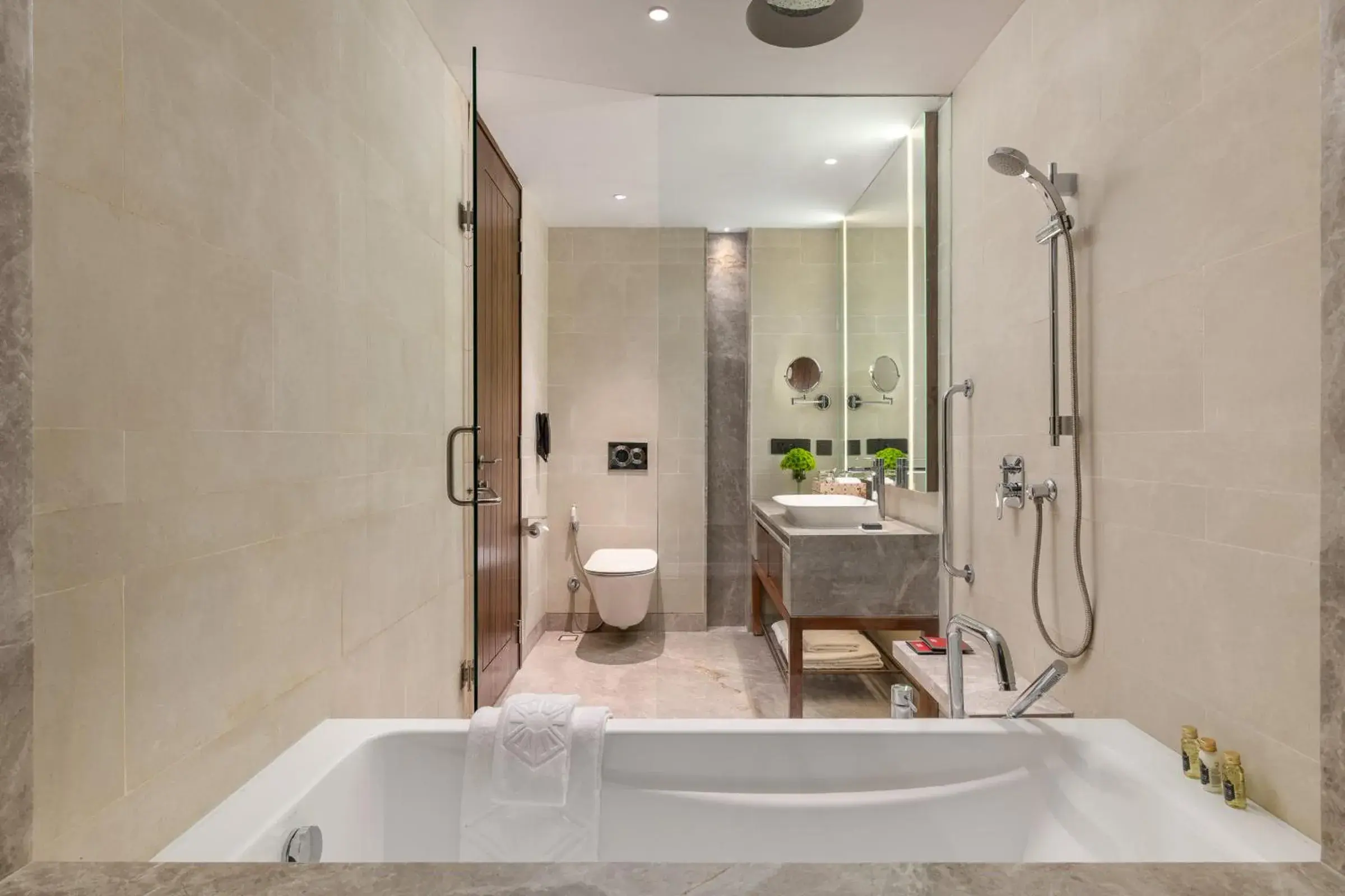 Luxury Suite in Taj Mussoorie Foothills, Dehradun Luxury Suite in Taj Mussoorie Foothills, Dehradun