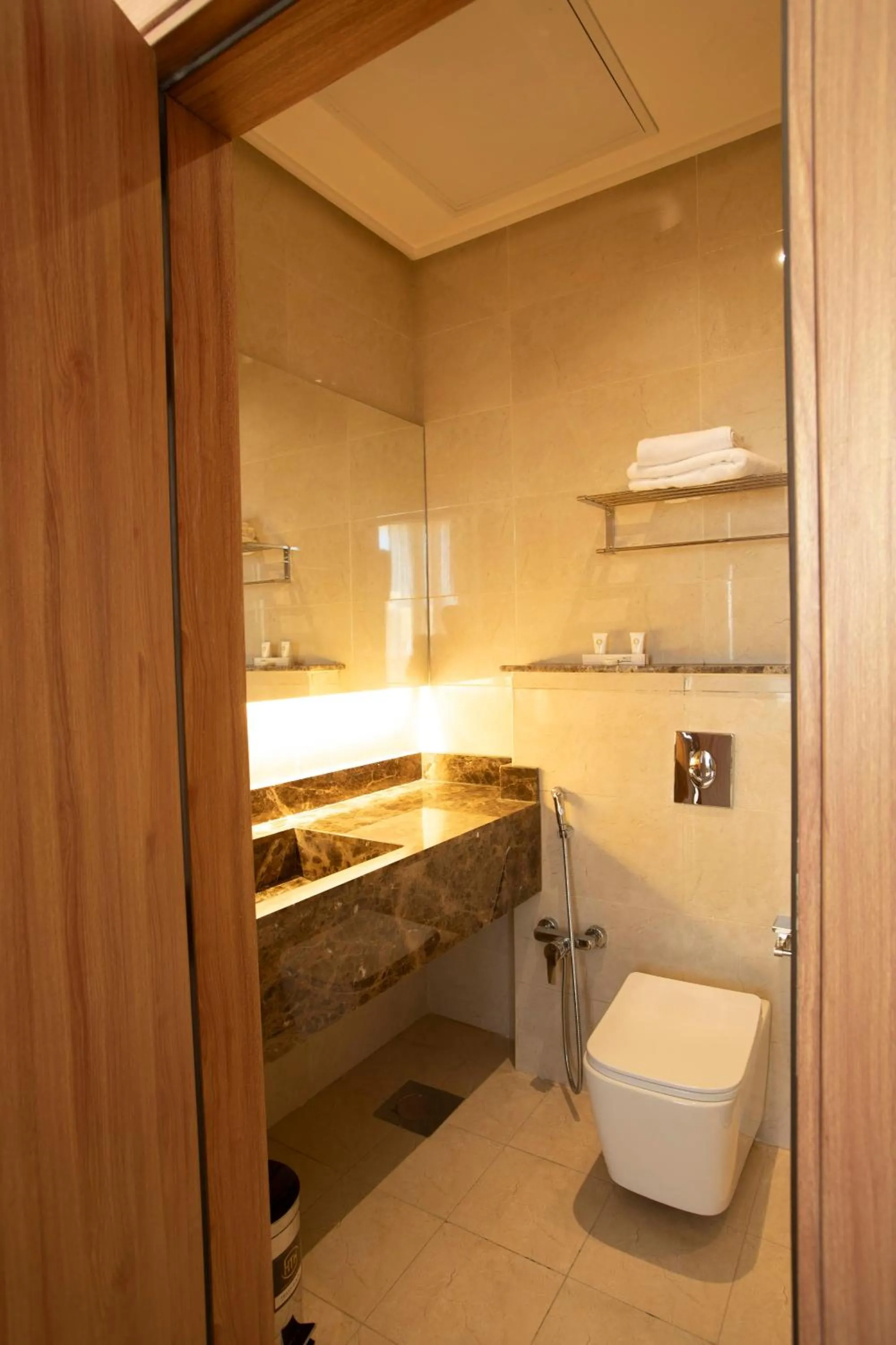 Bathroom in Park Avenues Hotel