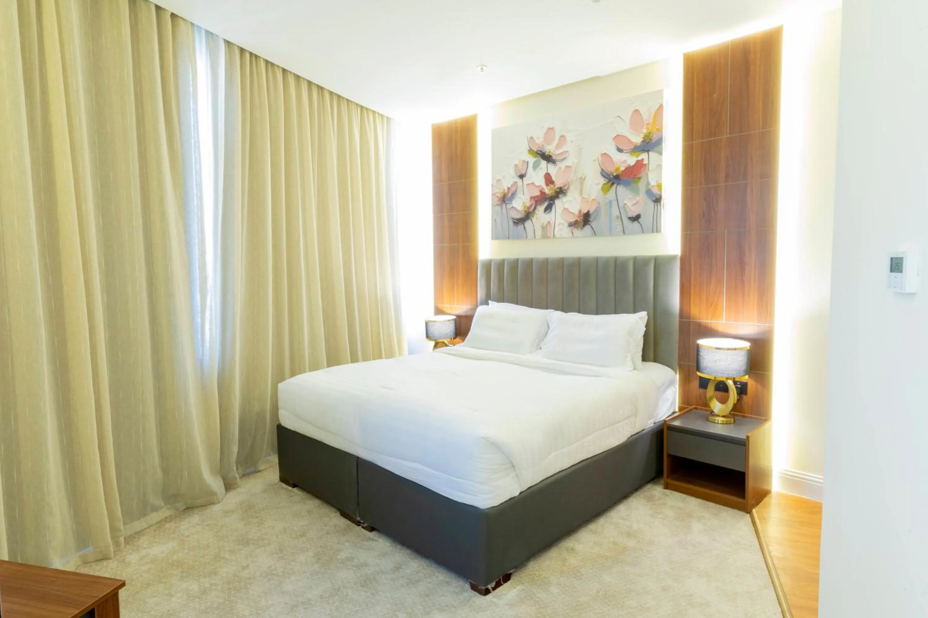 Bedroom, Bed in Park Avenues Hotel