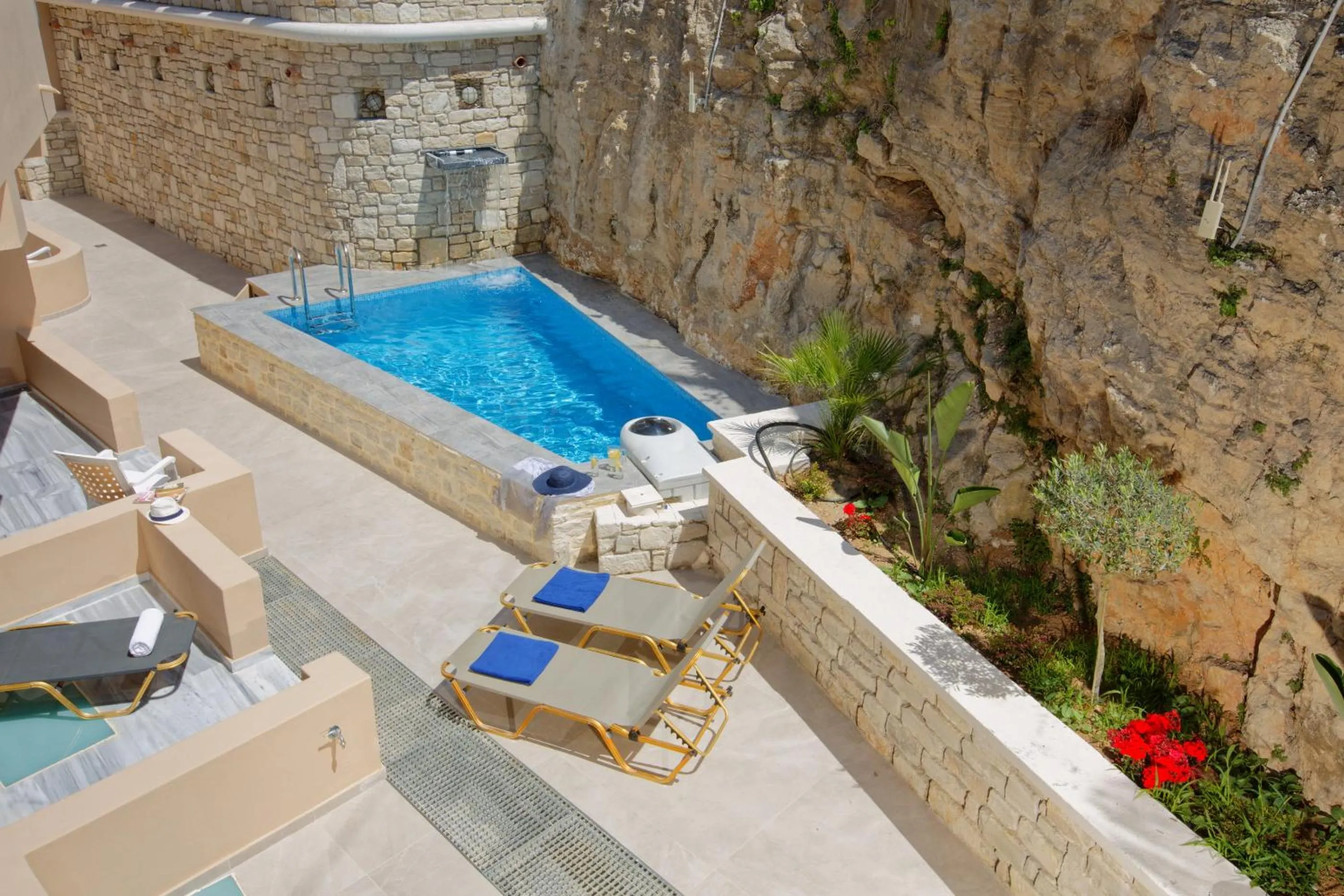 Swimming pool in Archipelagos Hotel