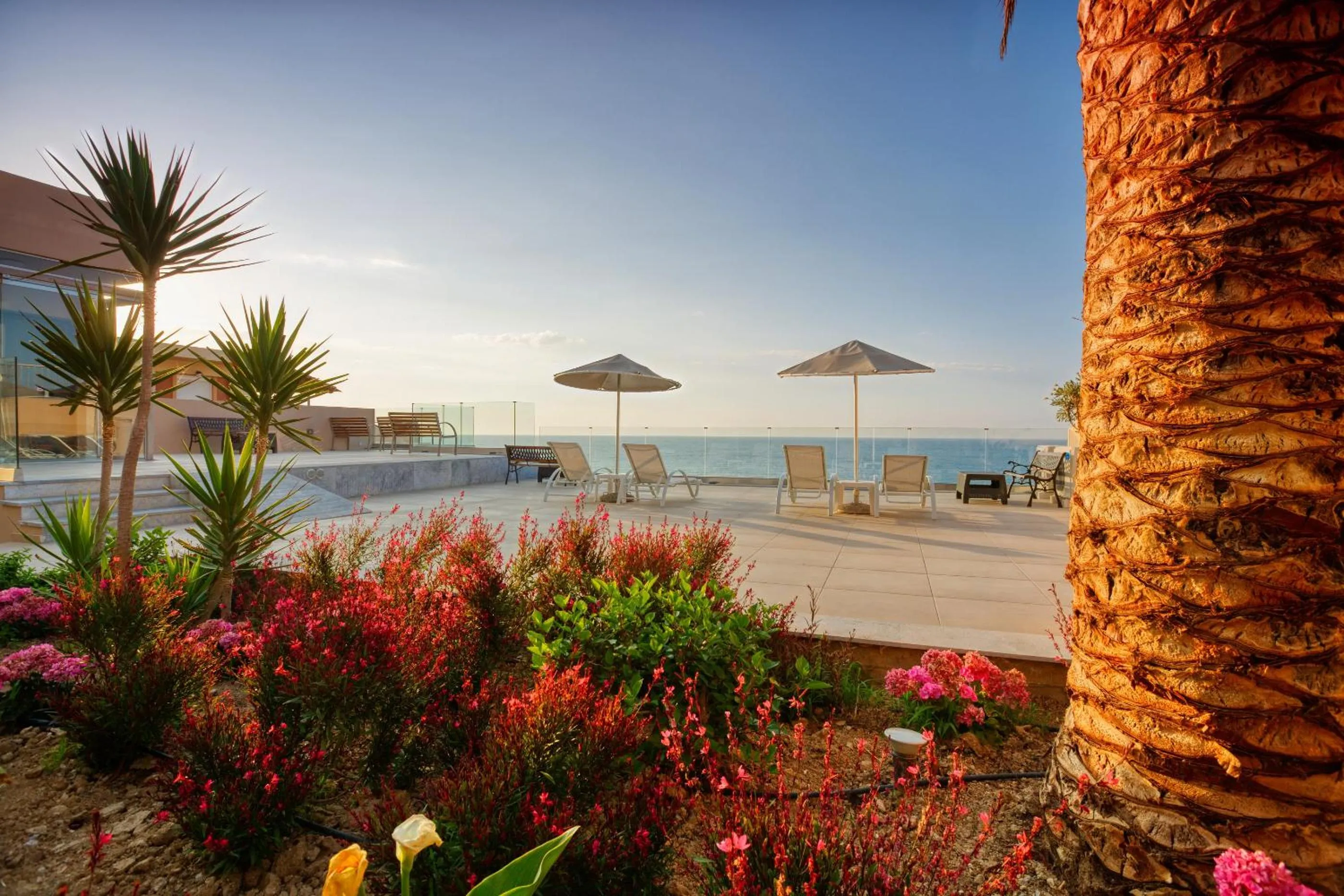 Communal lounge/ TV room in Archipelagos Hotel