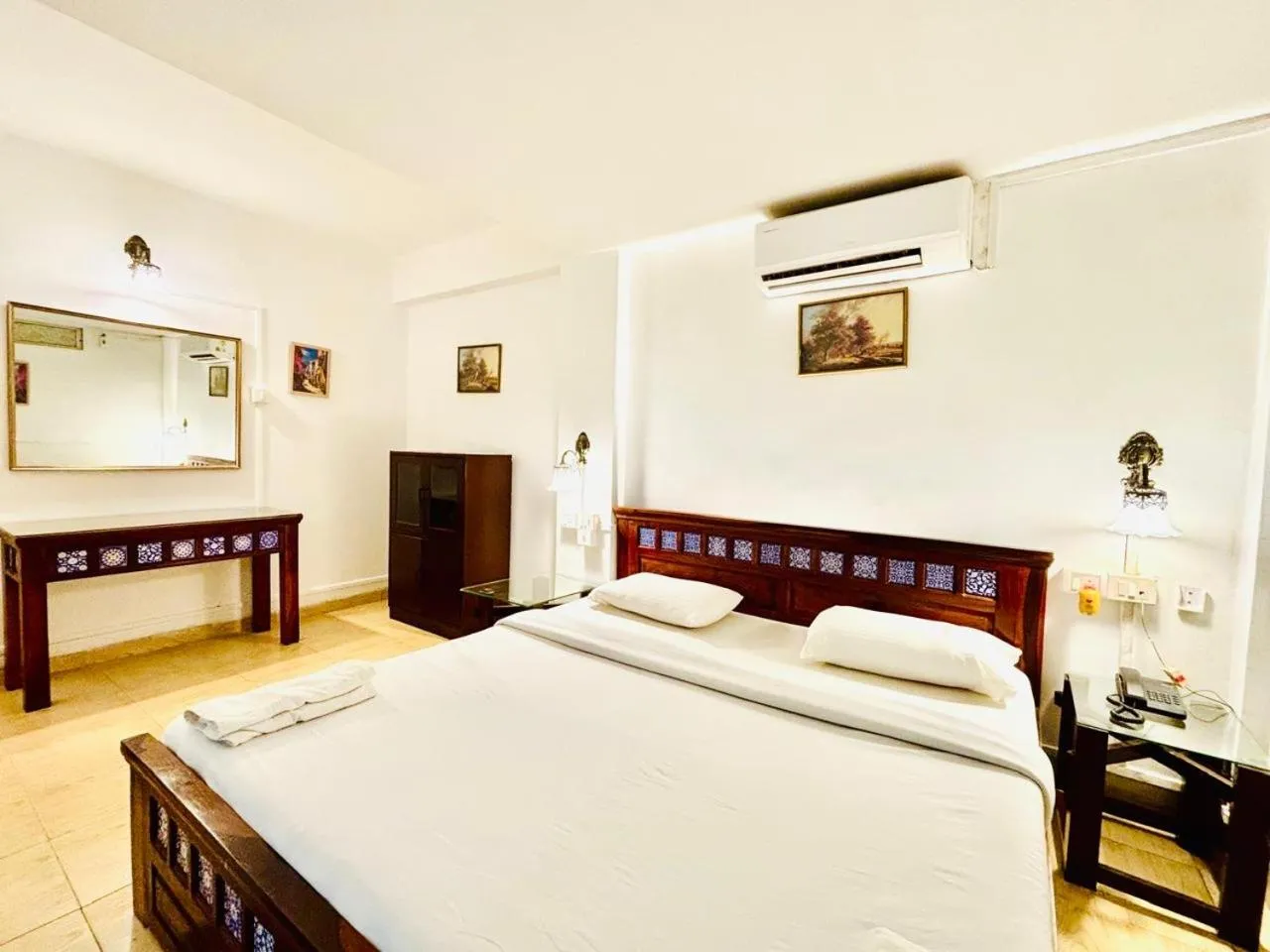 Bed in Honeywood Holiday Homes