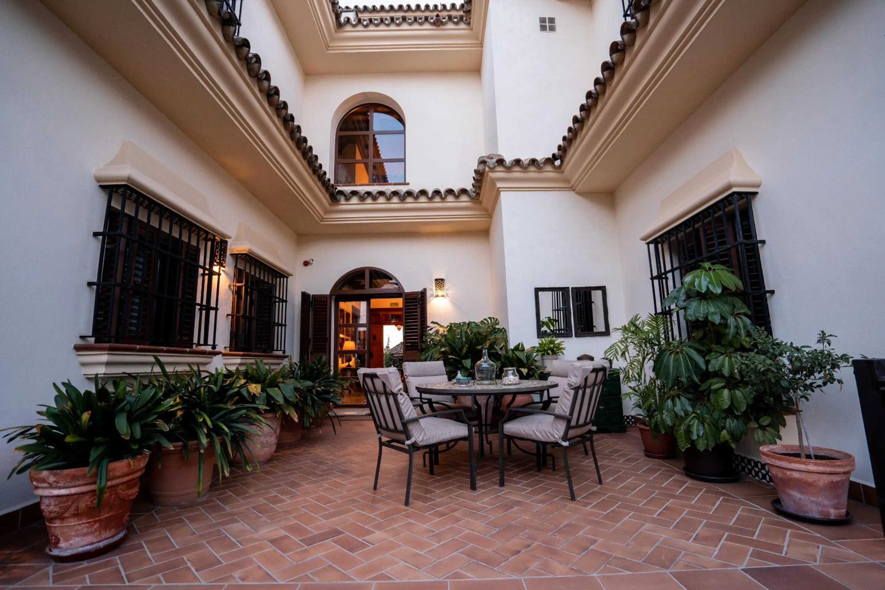 Patio in Hotel Azalea Playa