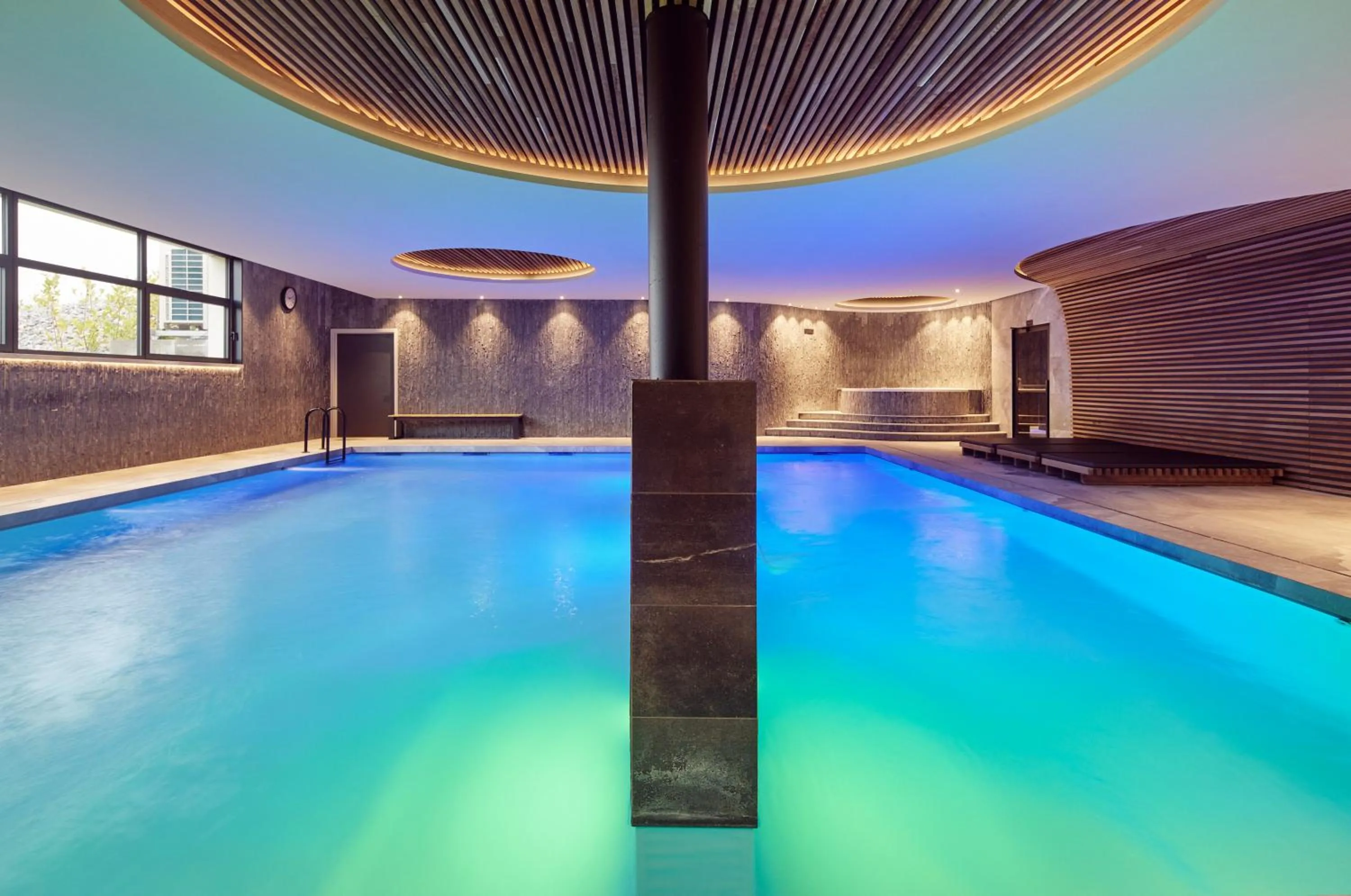 Swimming pool in Van der Valk Hotel Mons Congres & Spa