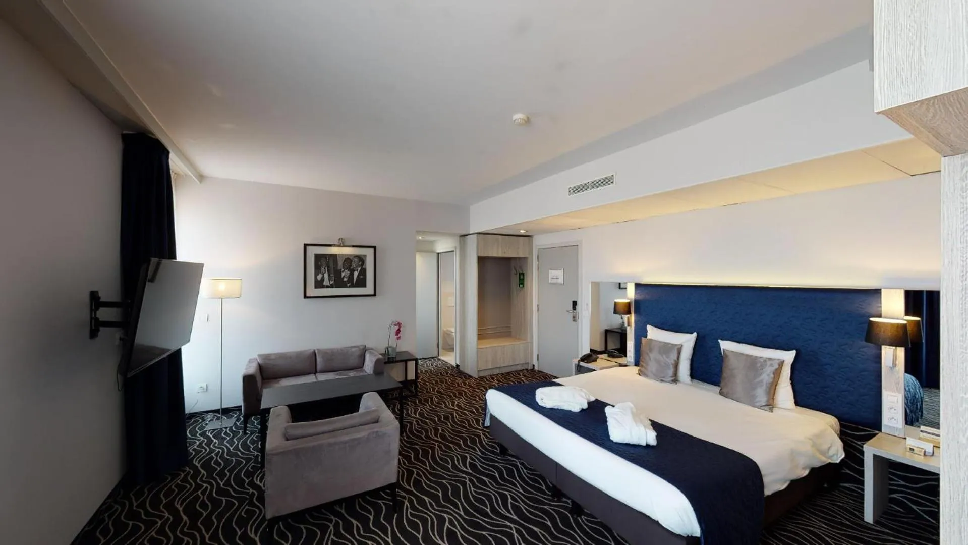 Bedroom, Bed in Van der Valk Hotel Mons Congres & Spa