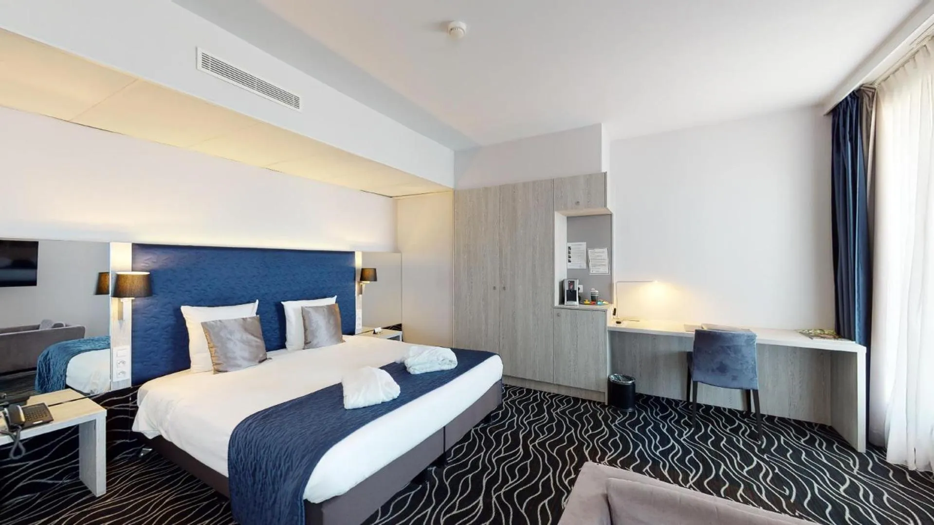 Bedroom, Bed in Van der Valk Hotel Mons Congres & Spa