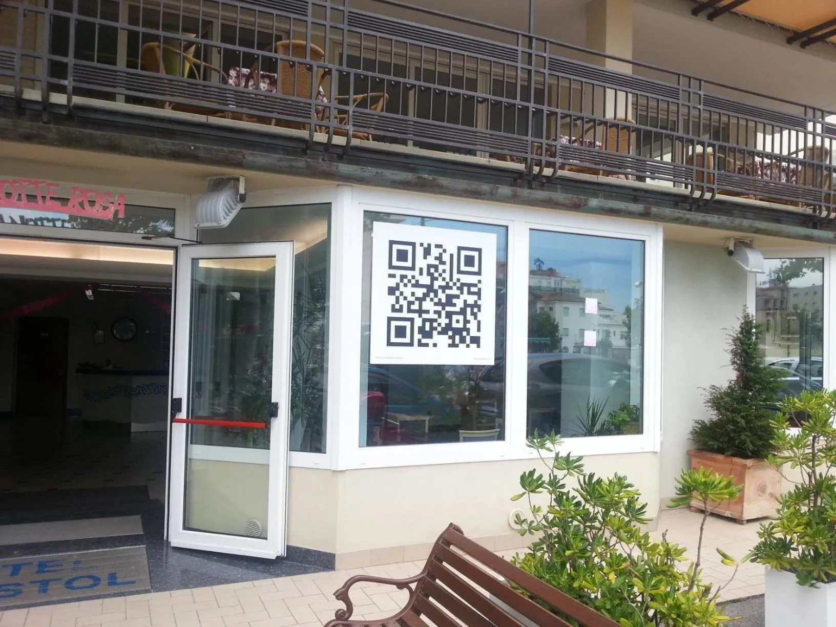 Facade/entrance in Hotel Bristol - a 30 mt dalla spiaggia