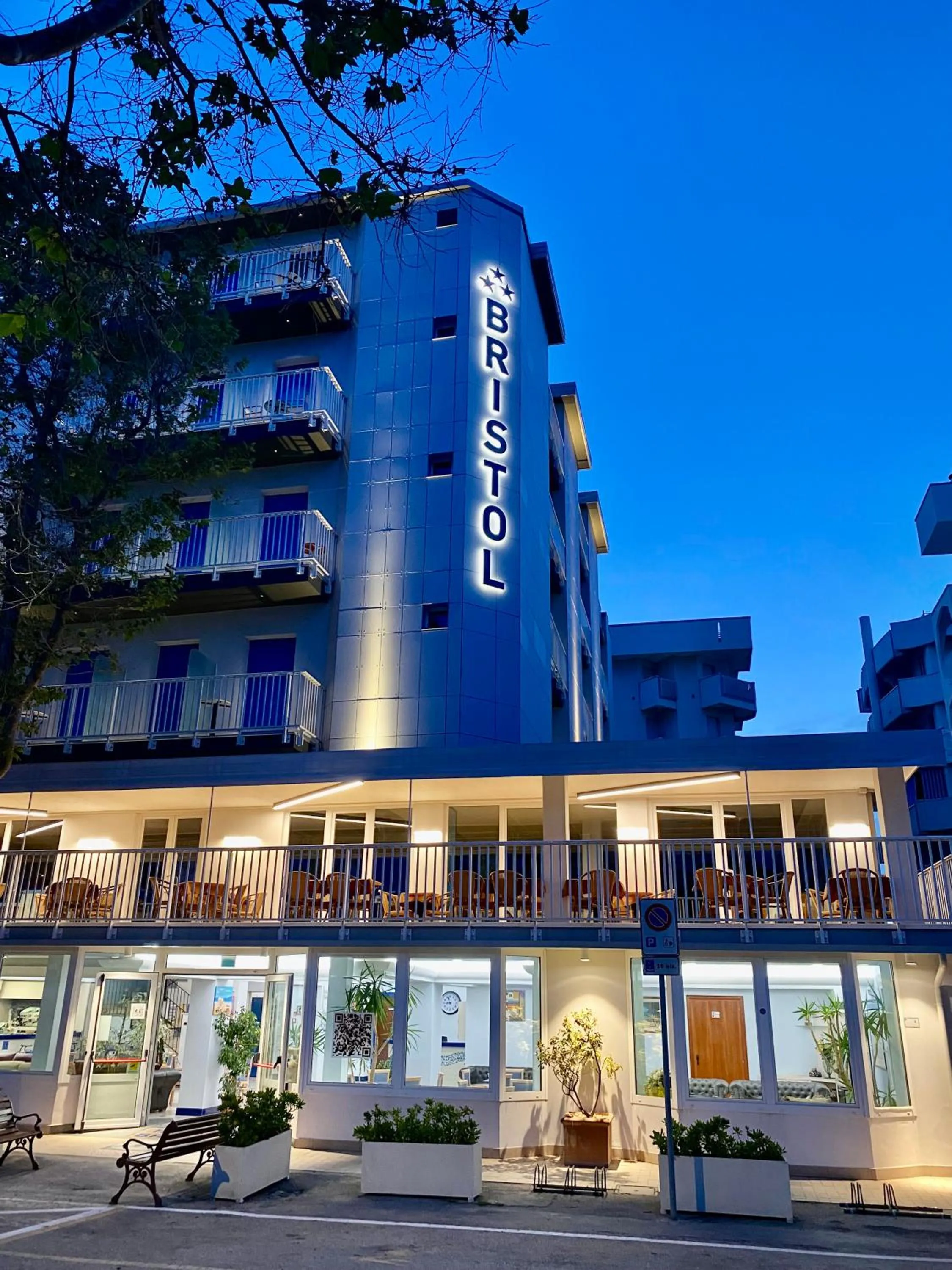 Hotel Bristol - a 30 mt dalla spiaggia