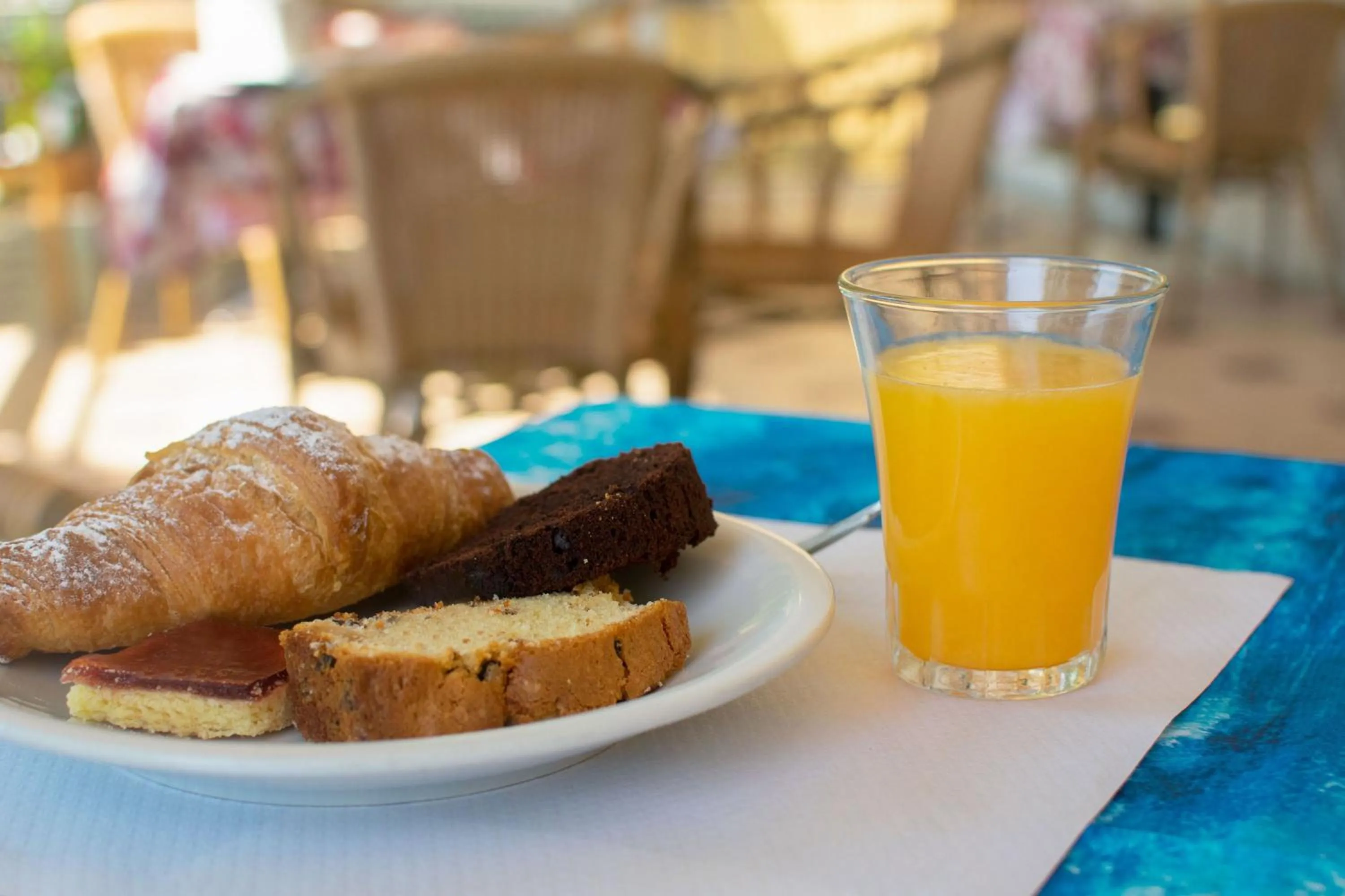 Breakfast in Hotel Bristol - a 30 mt dalla spiaggia