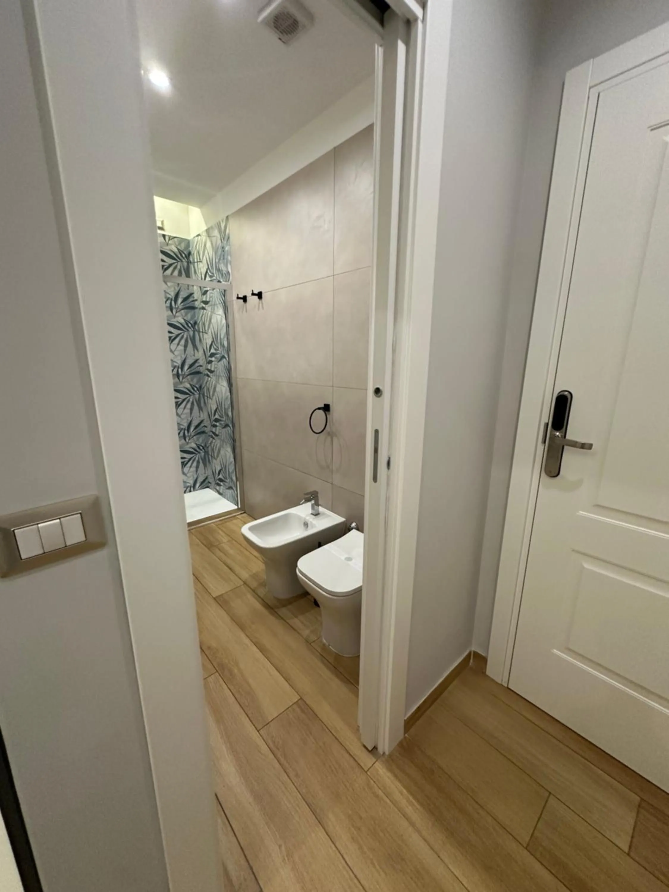 Toilet in Hotiday Napoli Astoria