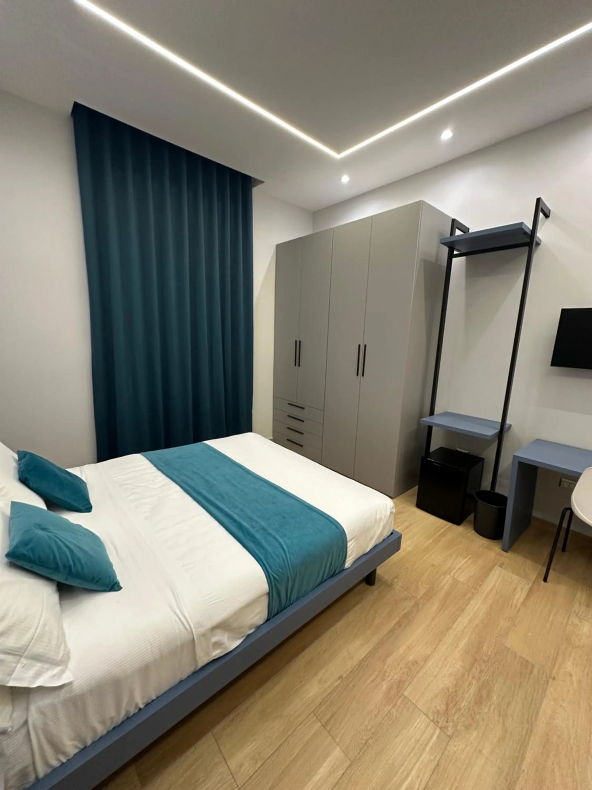 TV and multimedia, Bed in Hotiday Napoli Astoria