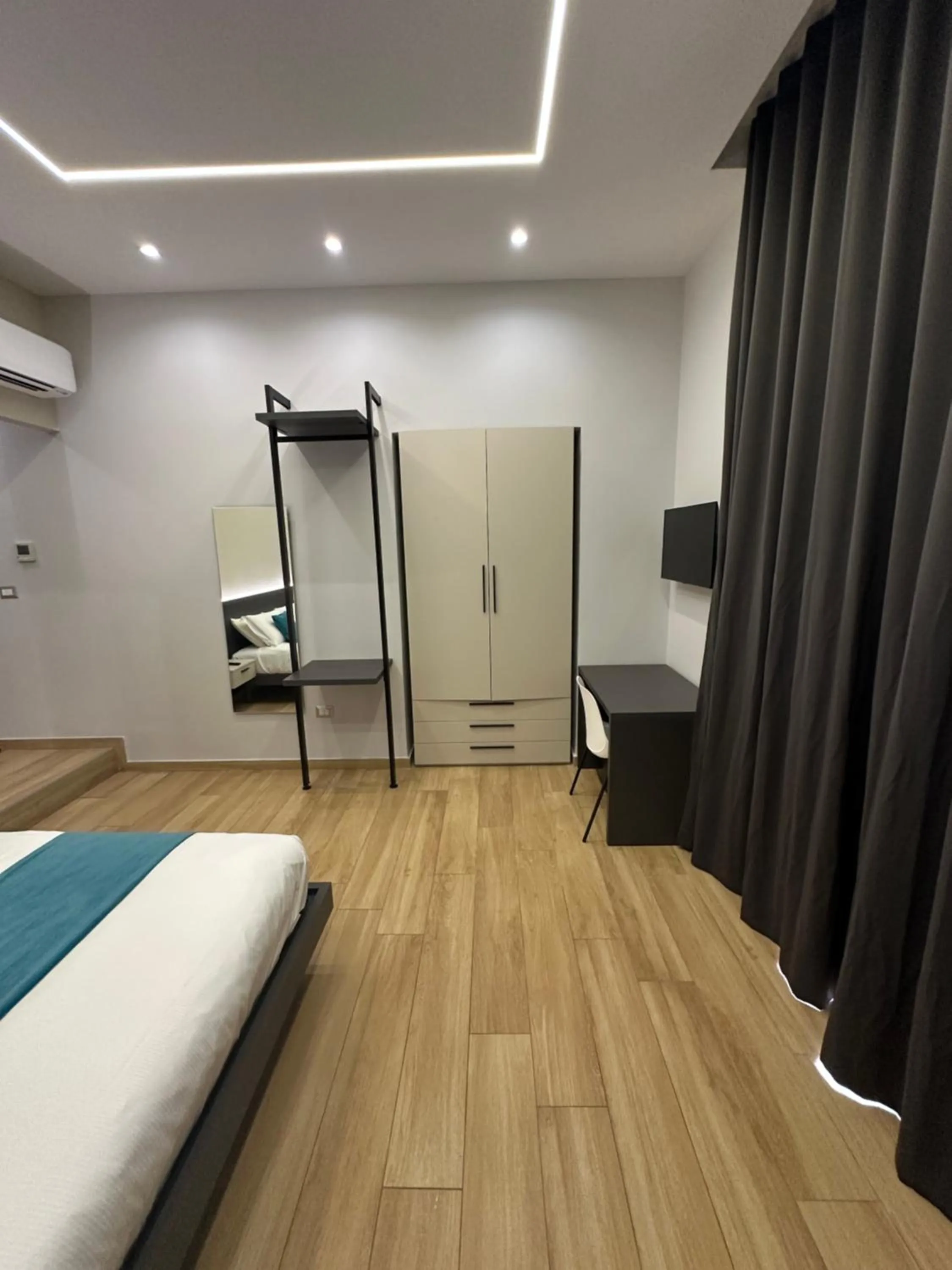 Photo of the whole room, Bed in Hotiday Napoli Astoria