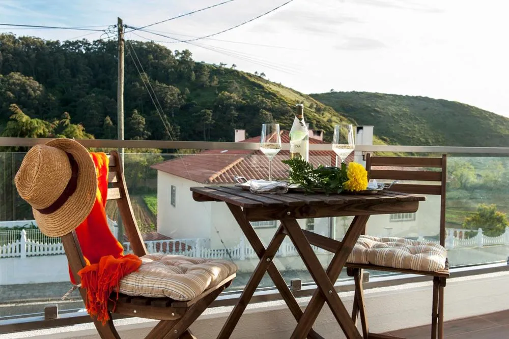 Beachouse - Surf, Bed & Breakfast