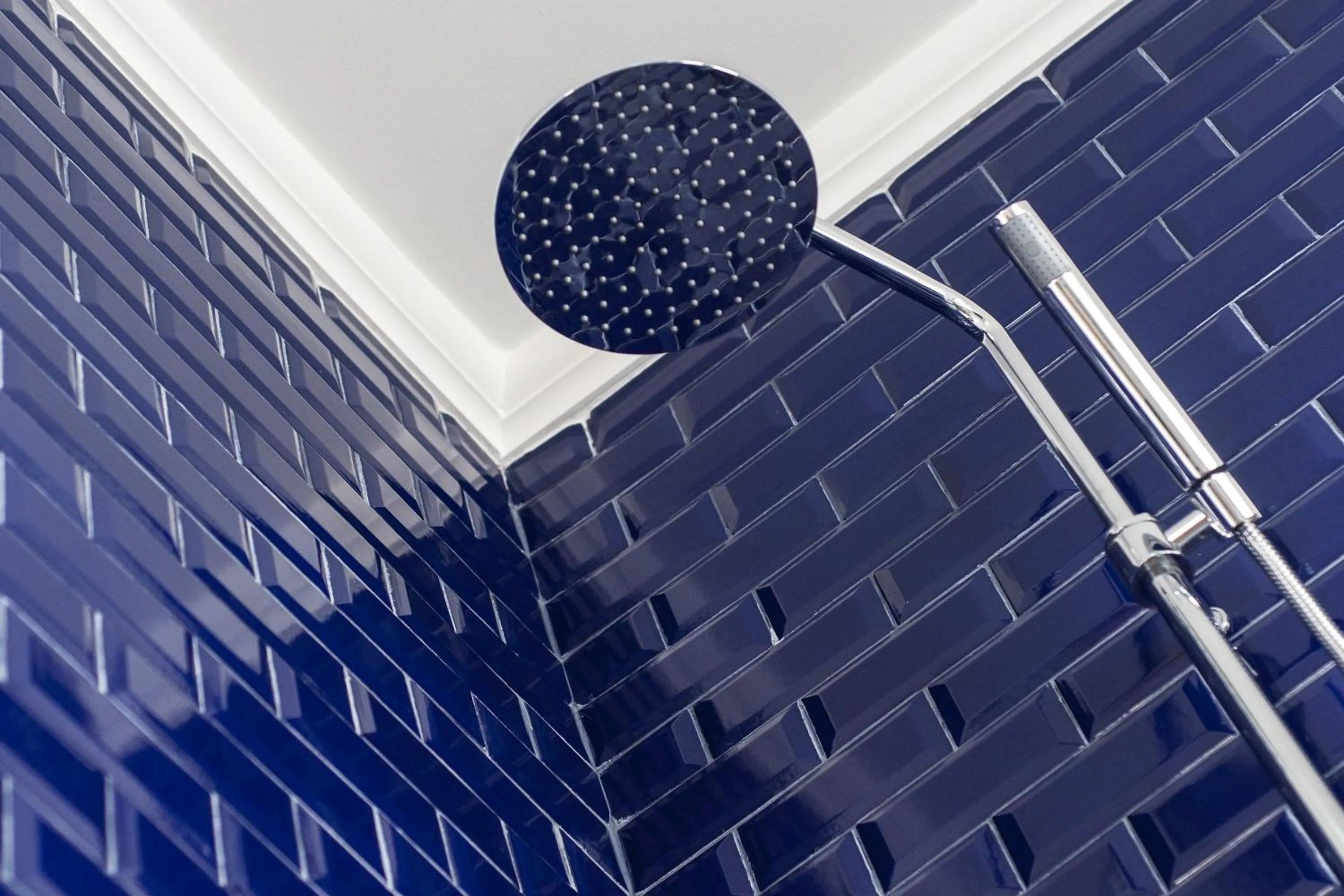 Shower in Beachouse - Surf, Bed & Breakfast