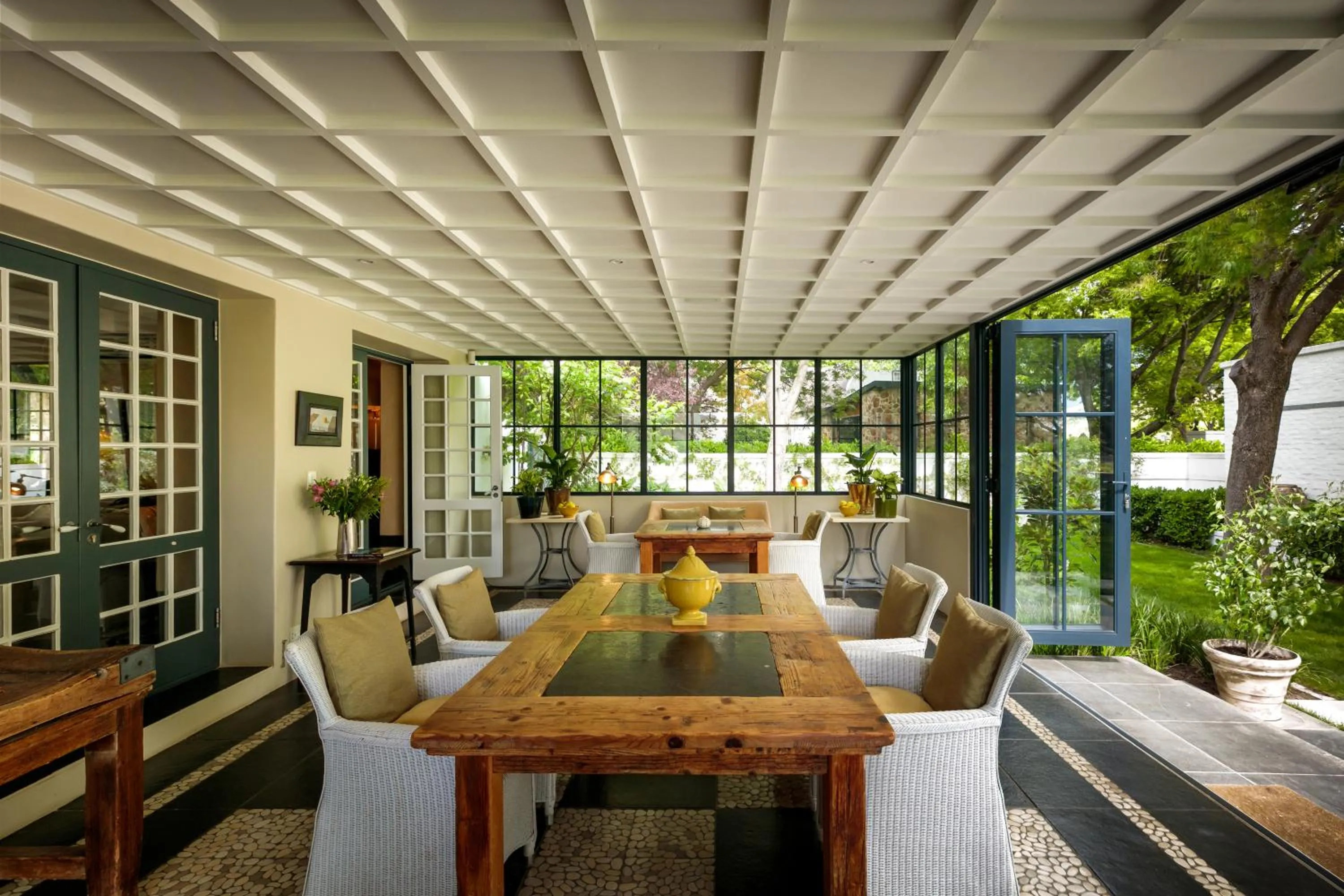 Breakfast in Grande Provence