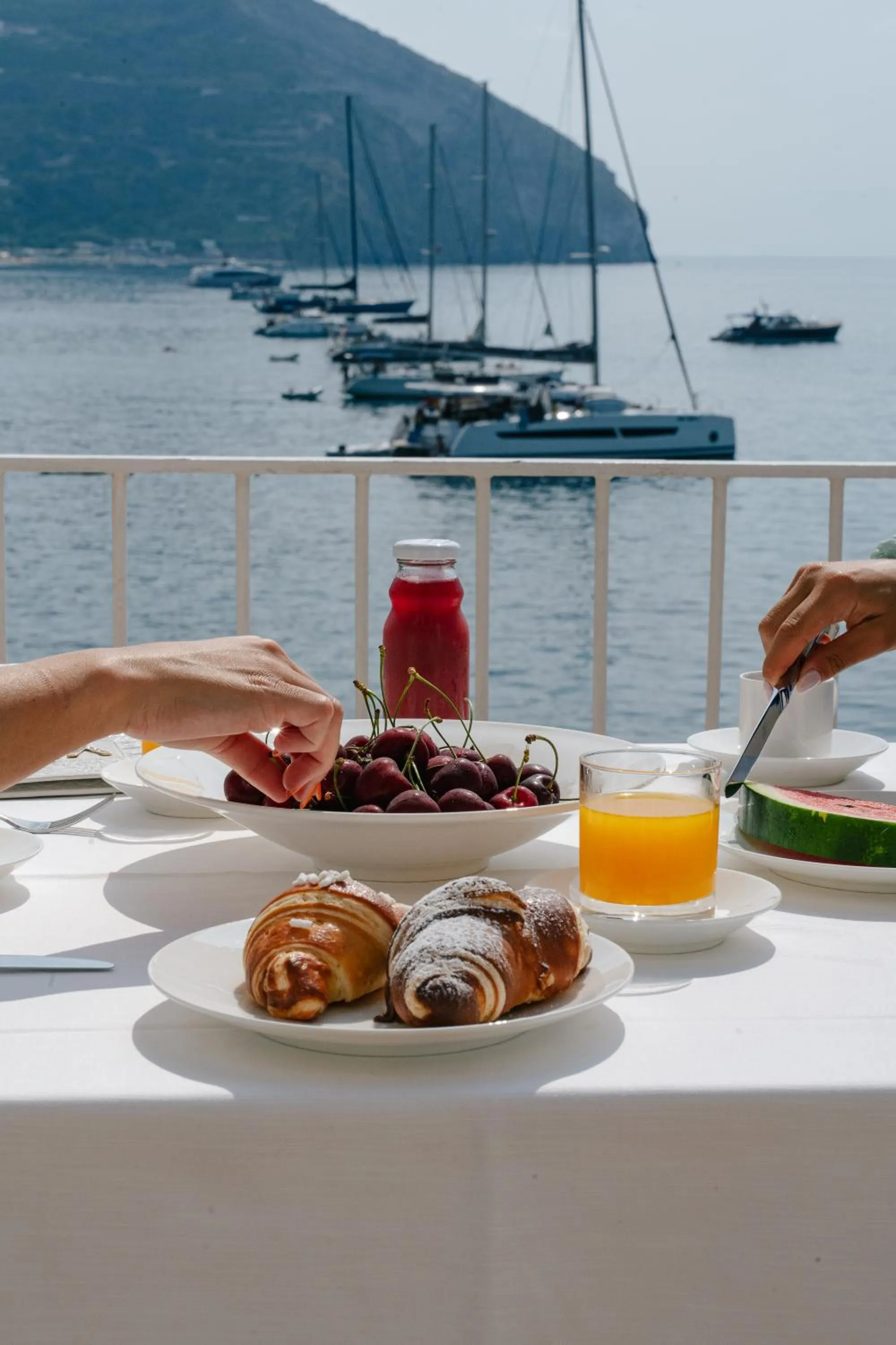 Restaurant/places to eat in Miramare Sea Resort & Spa