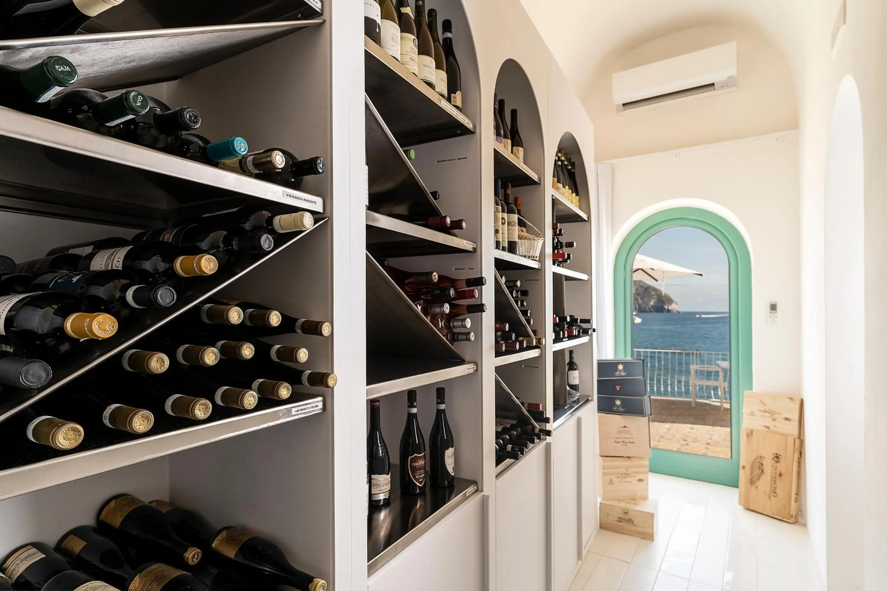 Restaurant/places to eat in Miramare Sea Resort & Spa