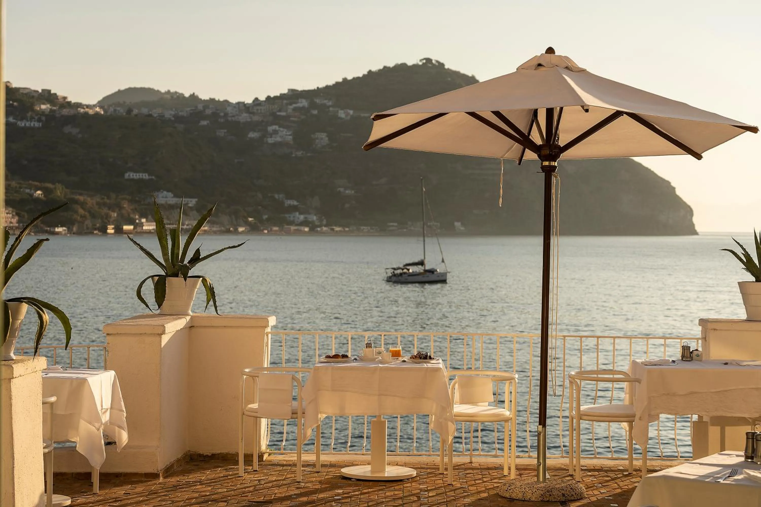 Restaurant/places to eat in Miramare Sea Resort & Spa