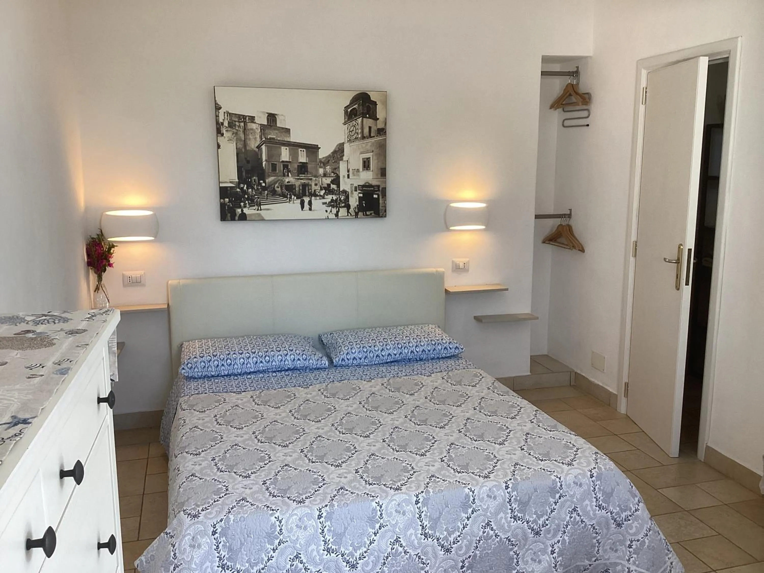 Bedroom, Bed in Casetta Minghitto Relaxing rooms in Capri