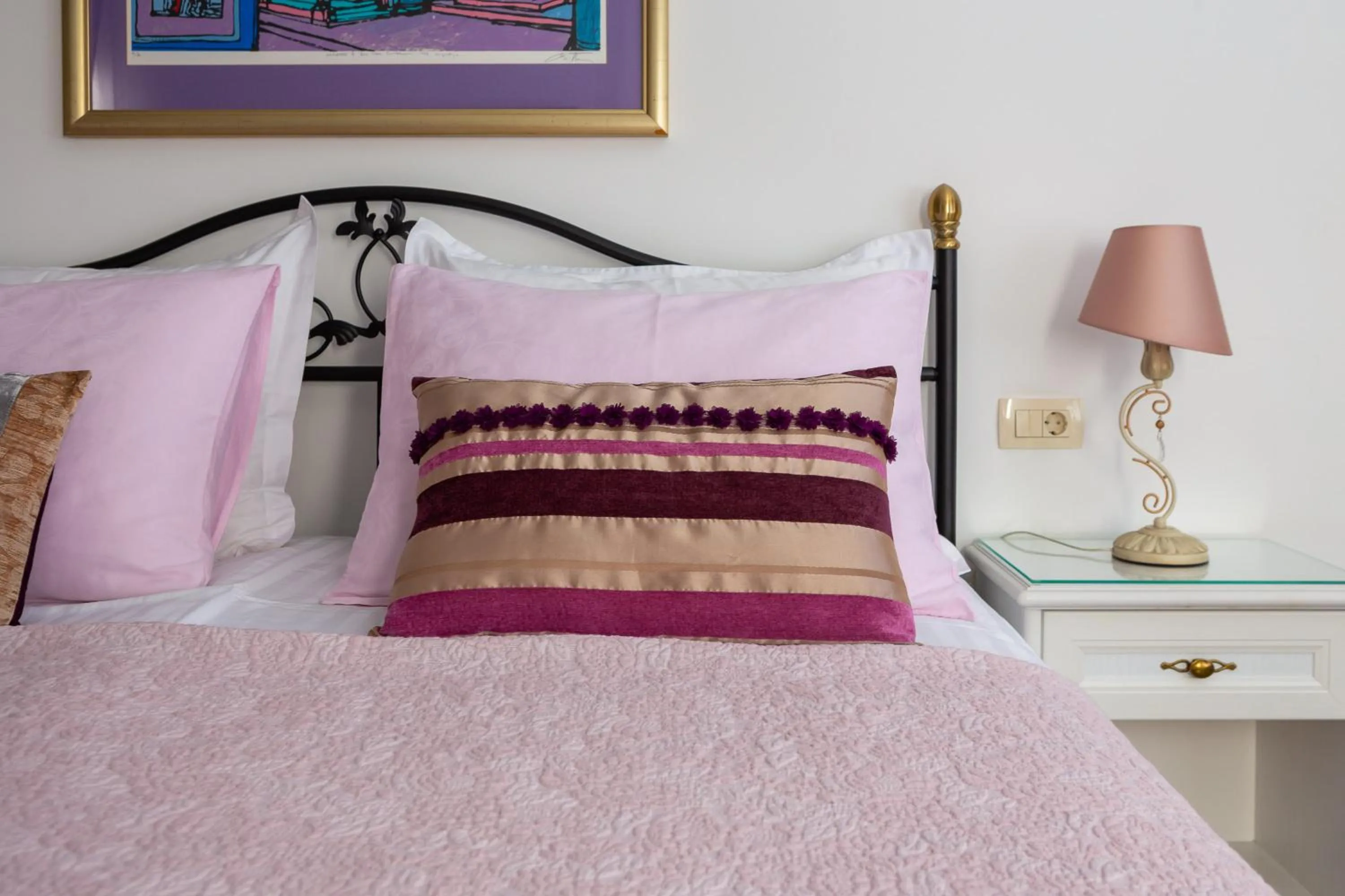 Bed in Romantic Luxury Rooms