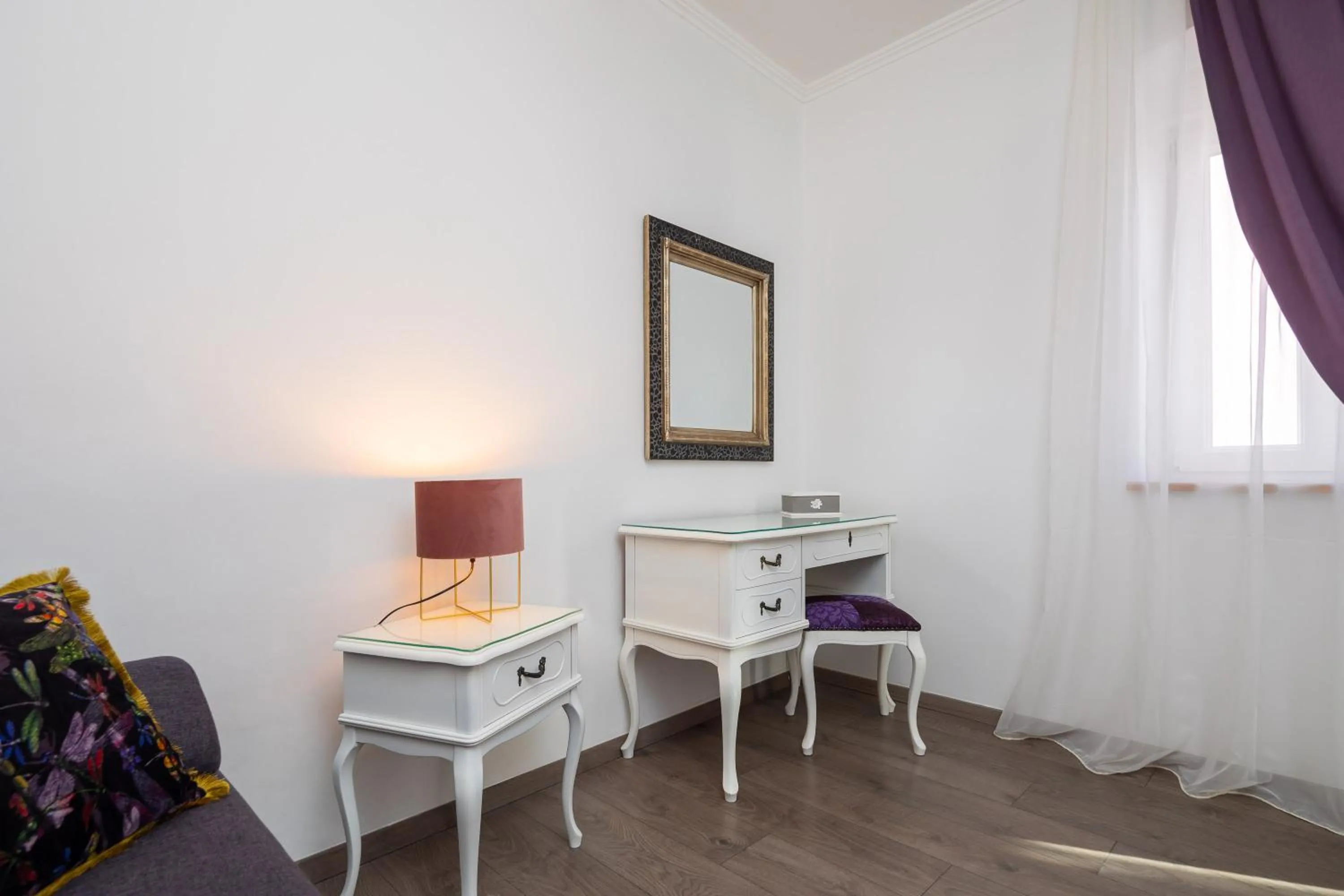 Seating area in Romantic Luxury Rooms