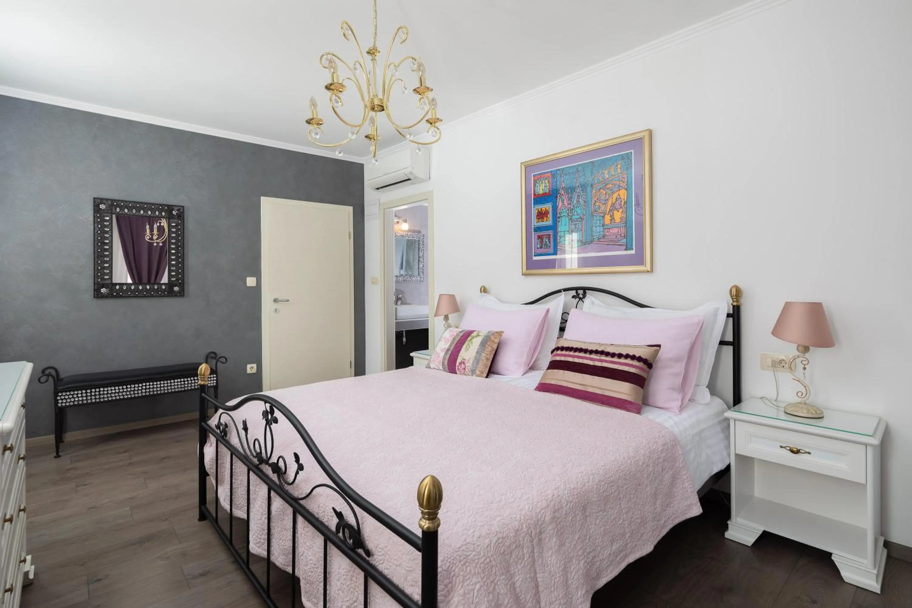 Bed in Romantic Luxury Rooms