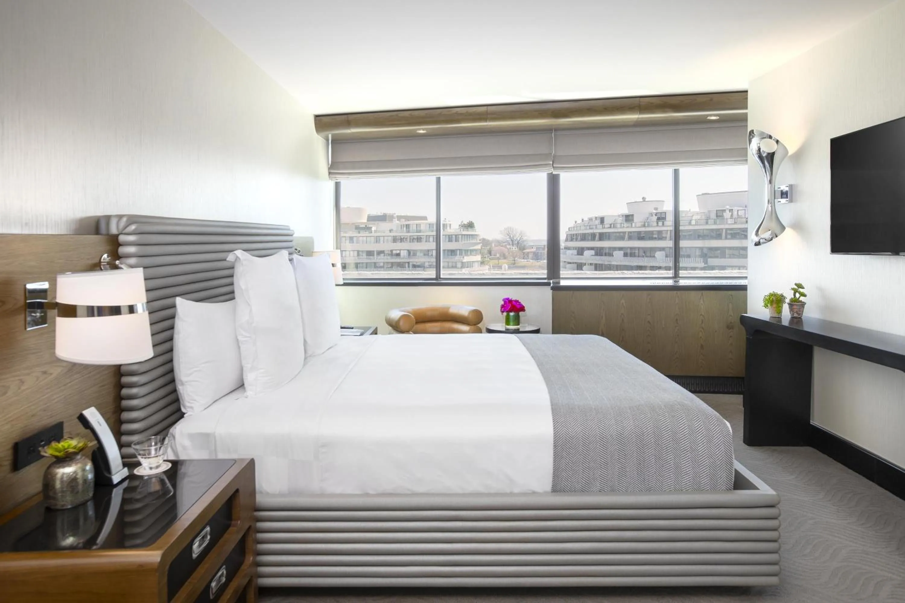 Bedroom, Bed in The Watergate Hotel Georgetown