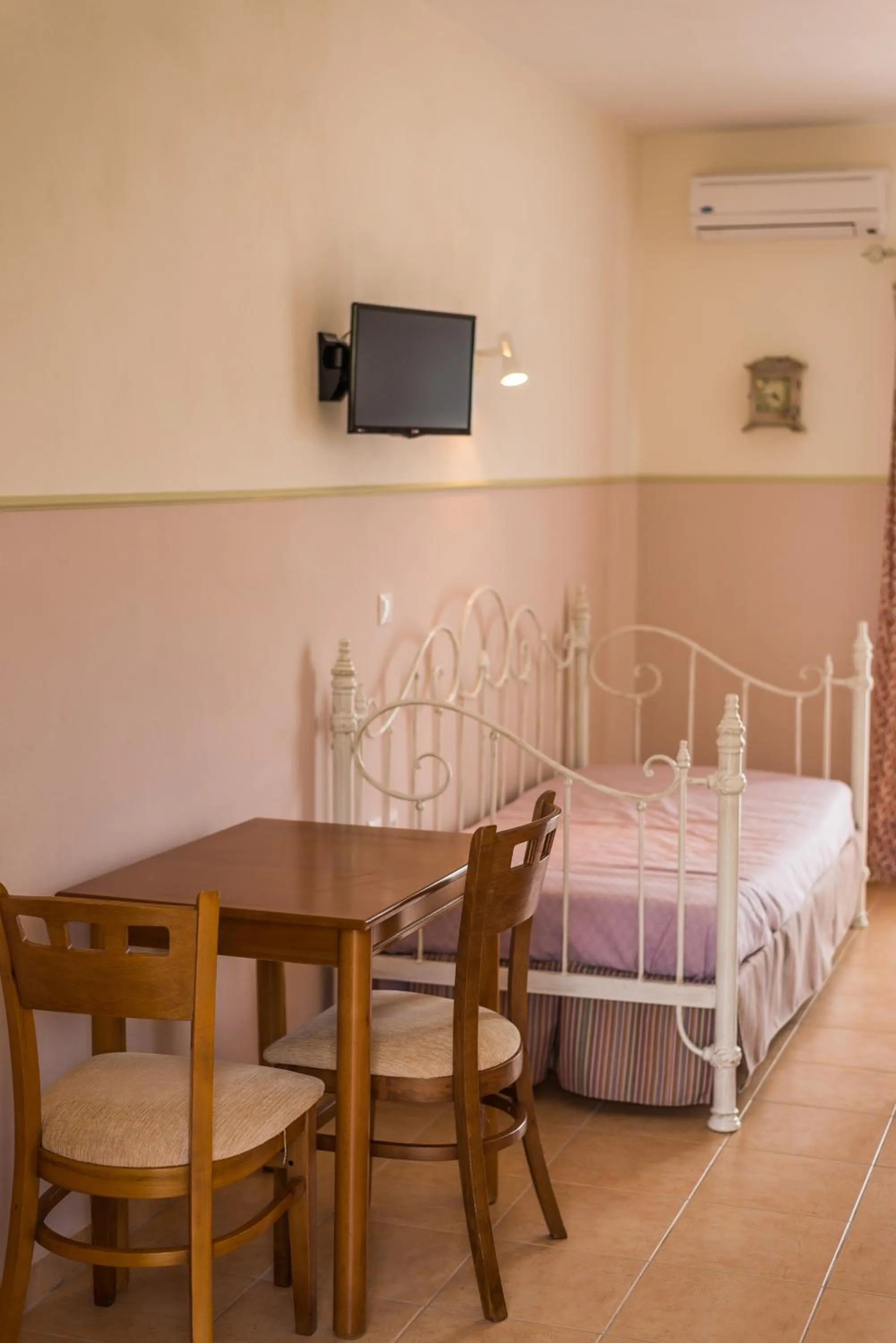 Bed in Elaias Gi Residence