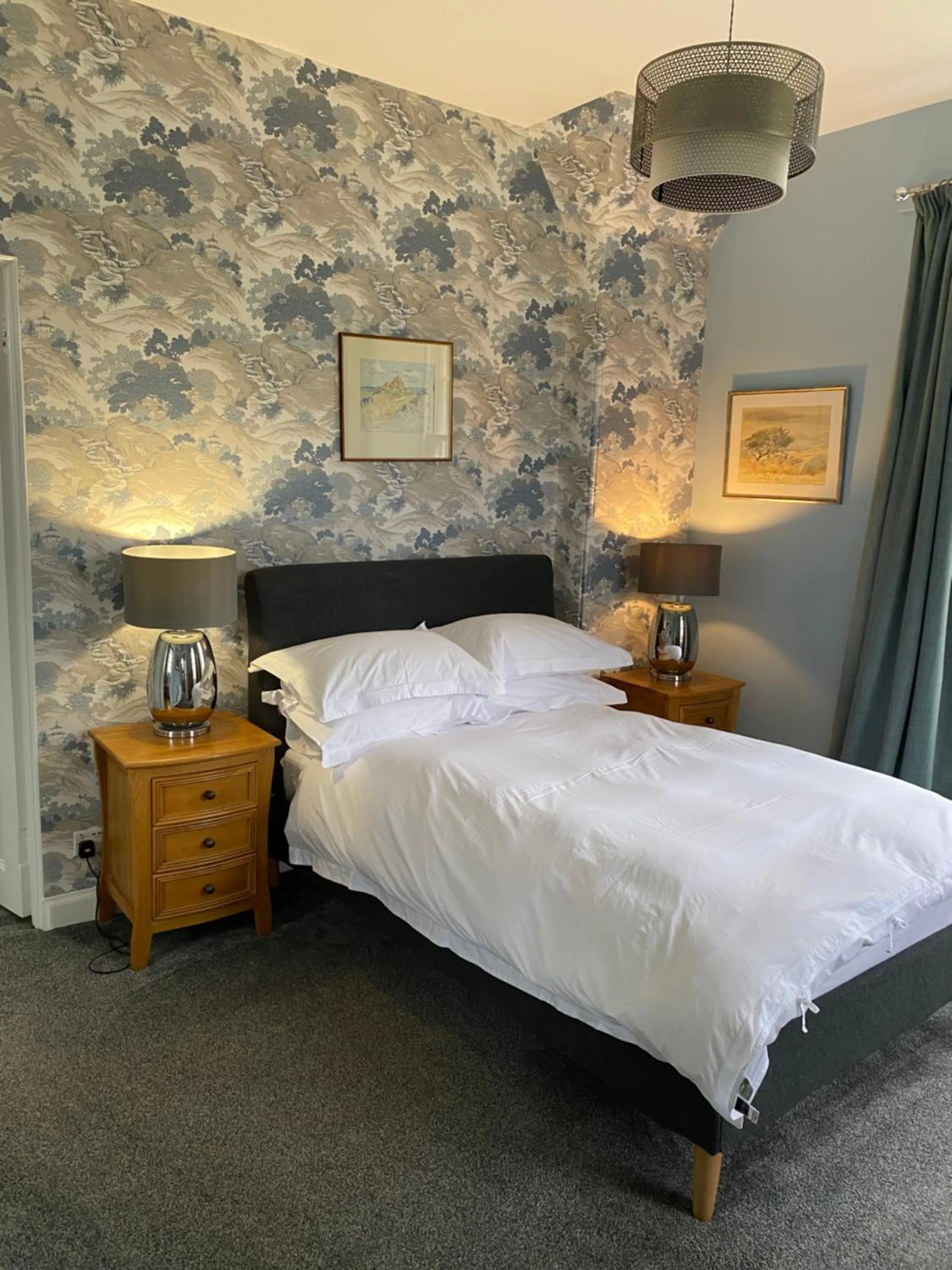 Bedroom, Bed in Glengorm Castle