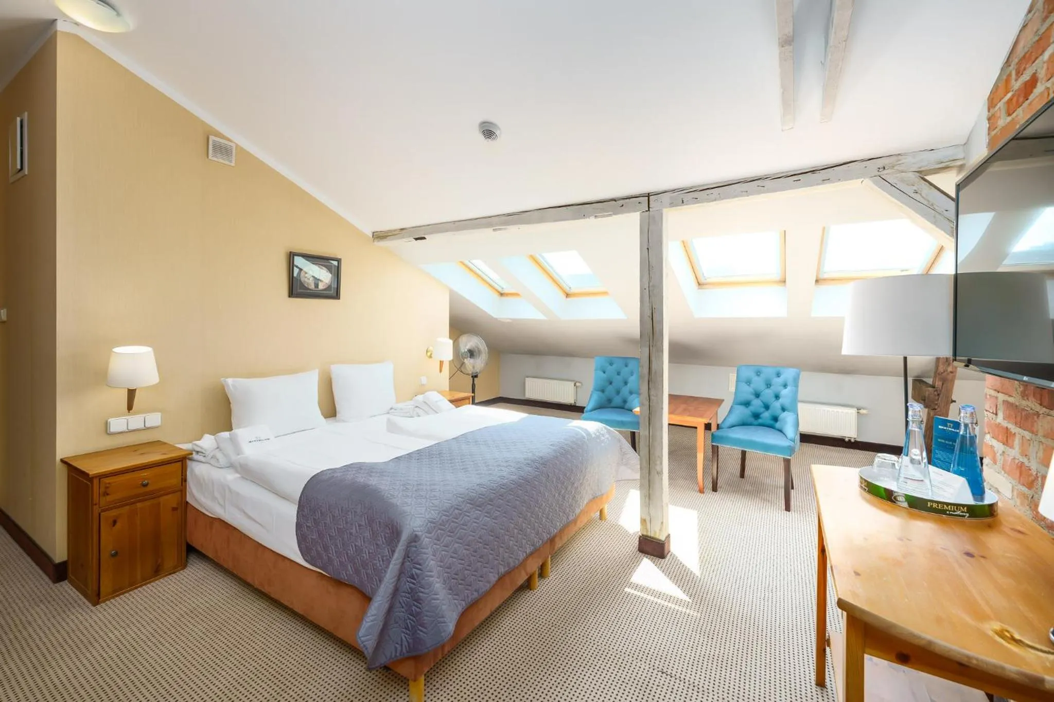 Photo of the whole room, Bed in Maxymilian Unique Hotel - Adults Only