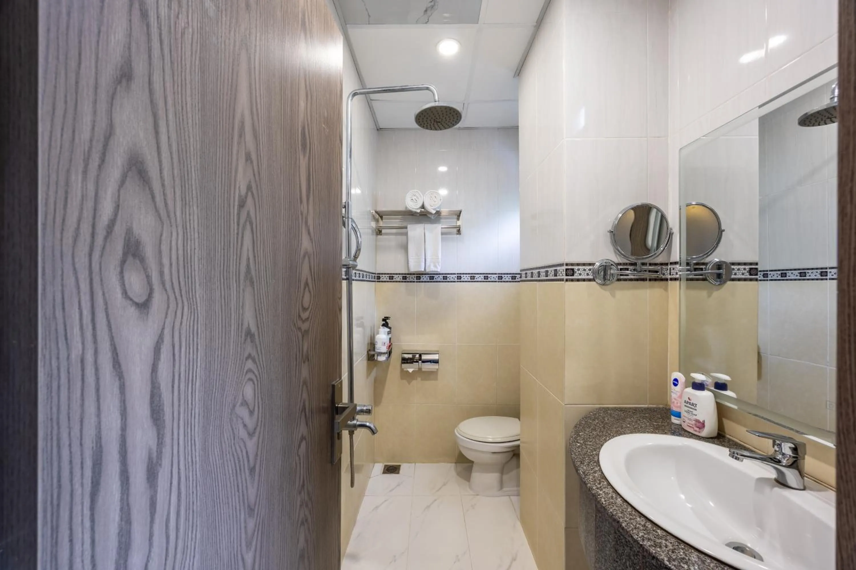 Shower in A25 Hotel - 65G Nguyen Thai Hoc