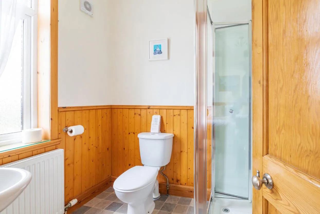 Bathroom in Strathview Lodge B&B